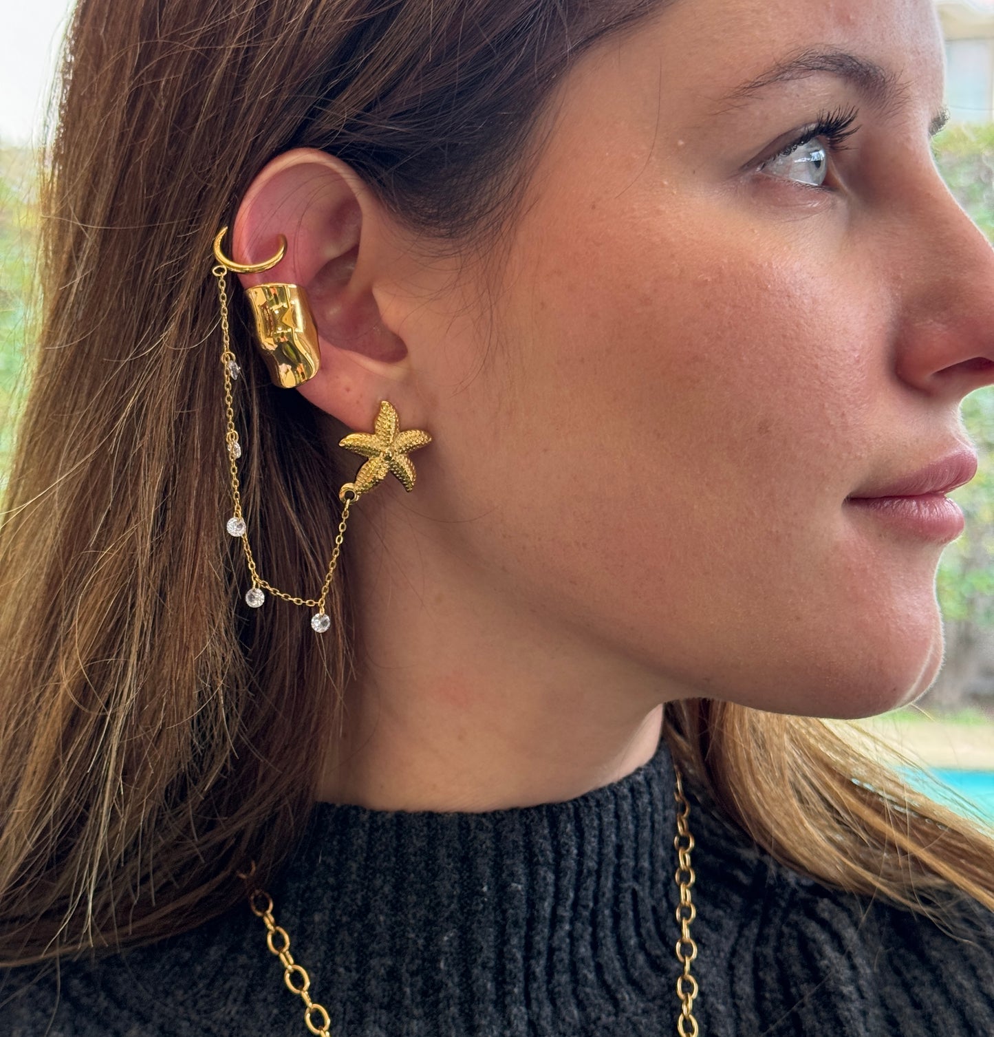 Aro ear cuff liso bañado en oro