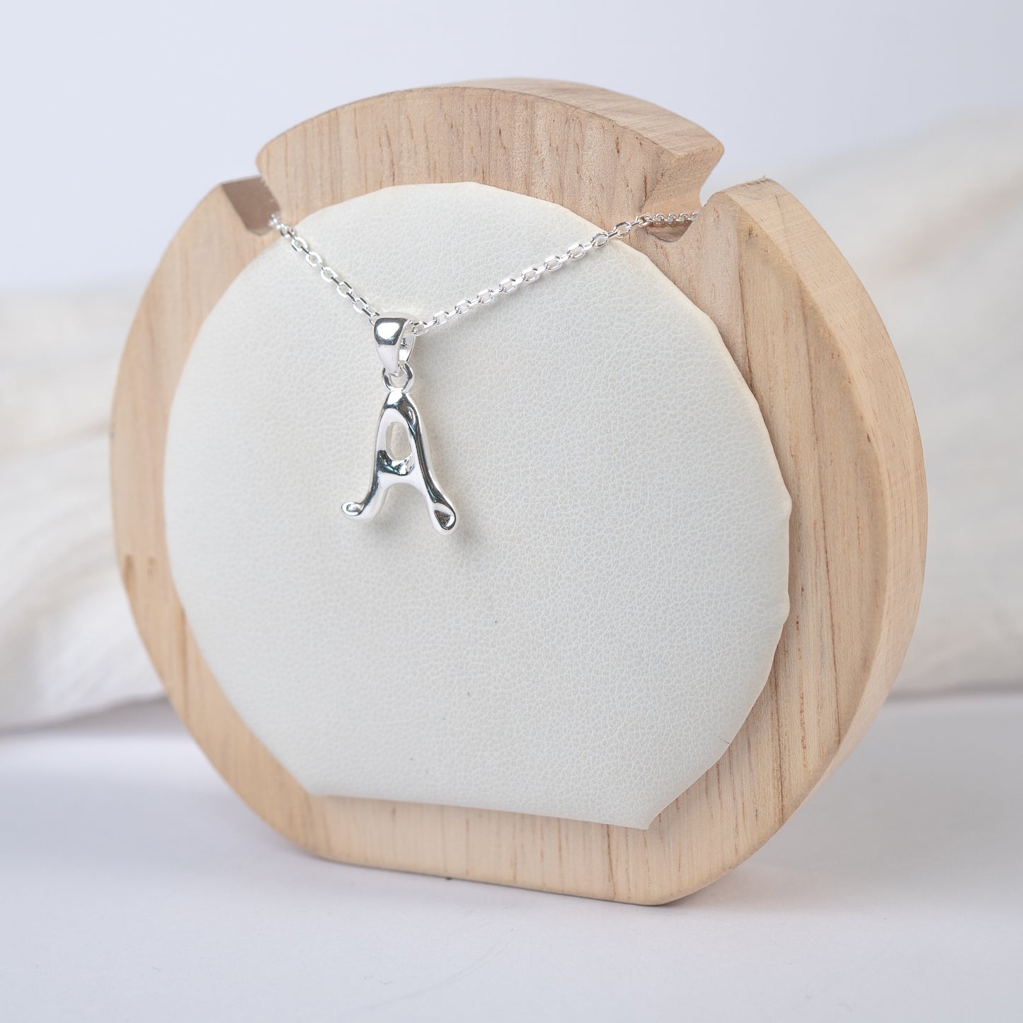 Collar letra A