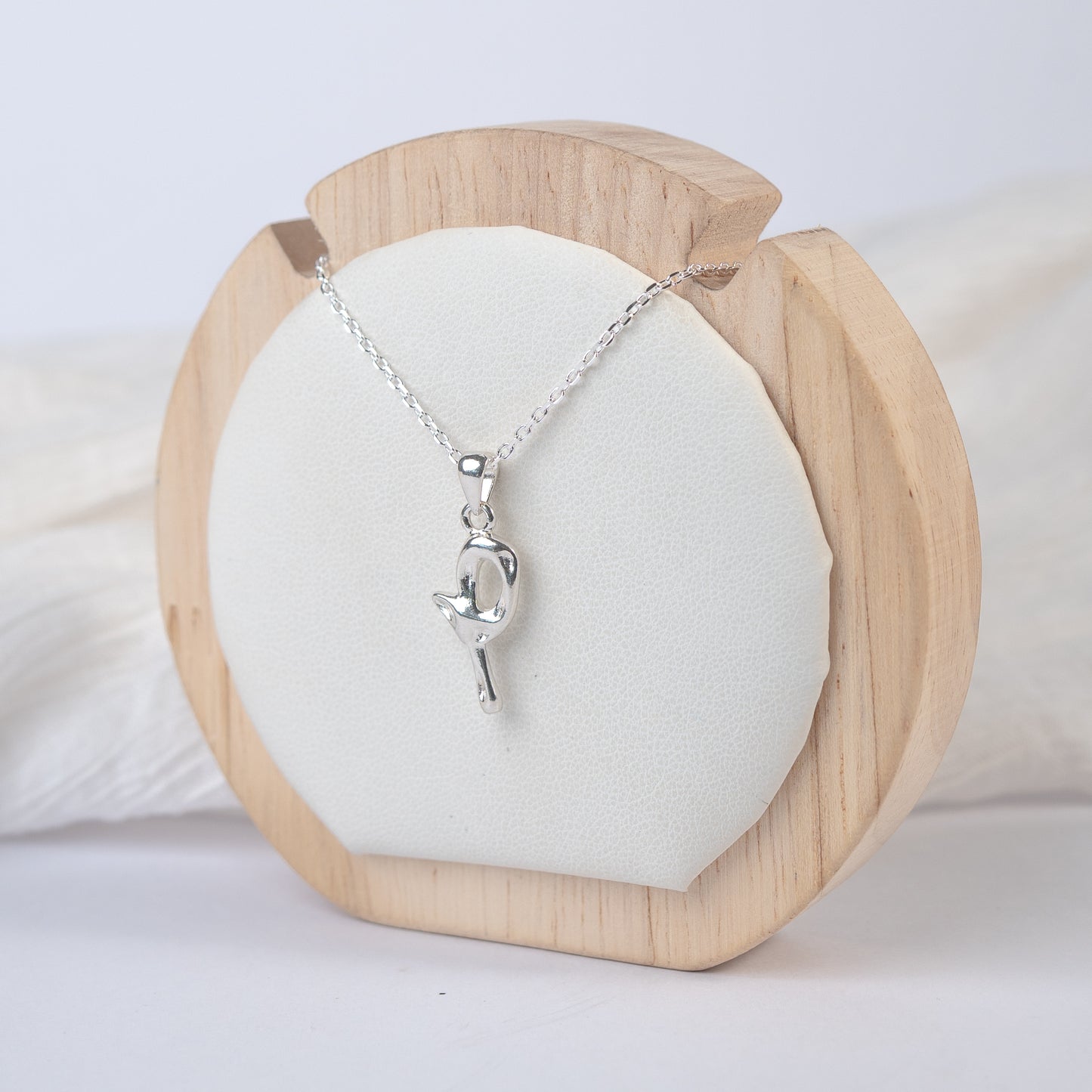 Collar letra P