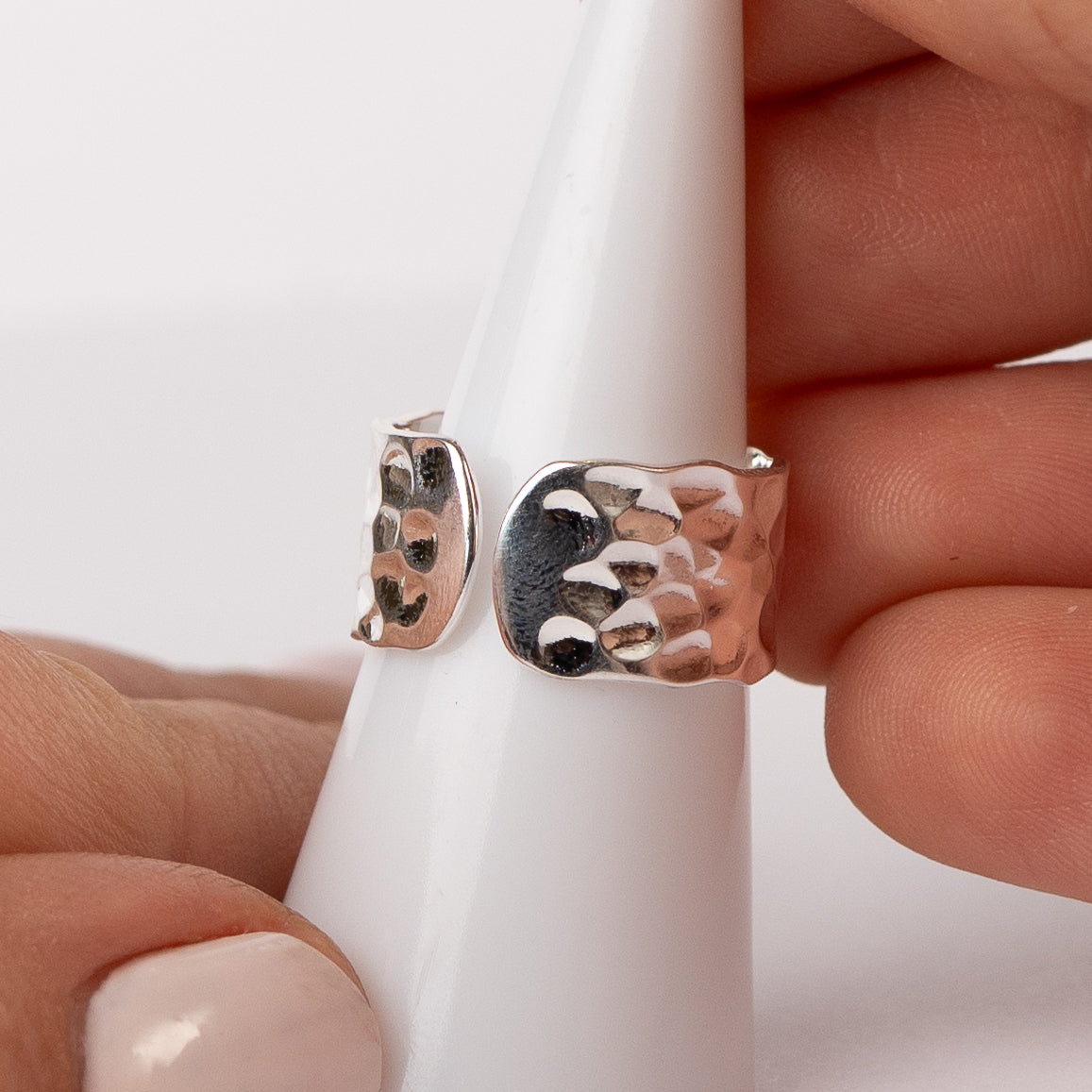 Anillo ajustable martillado