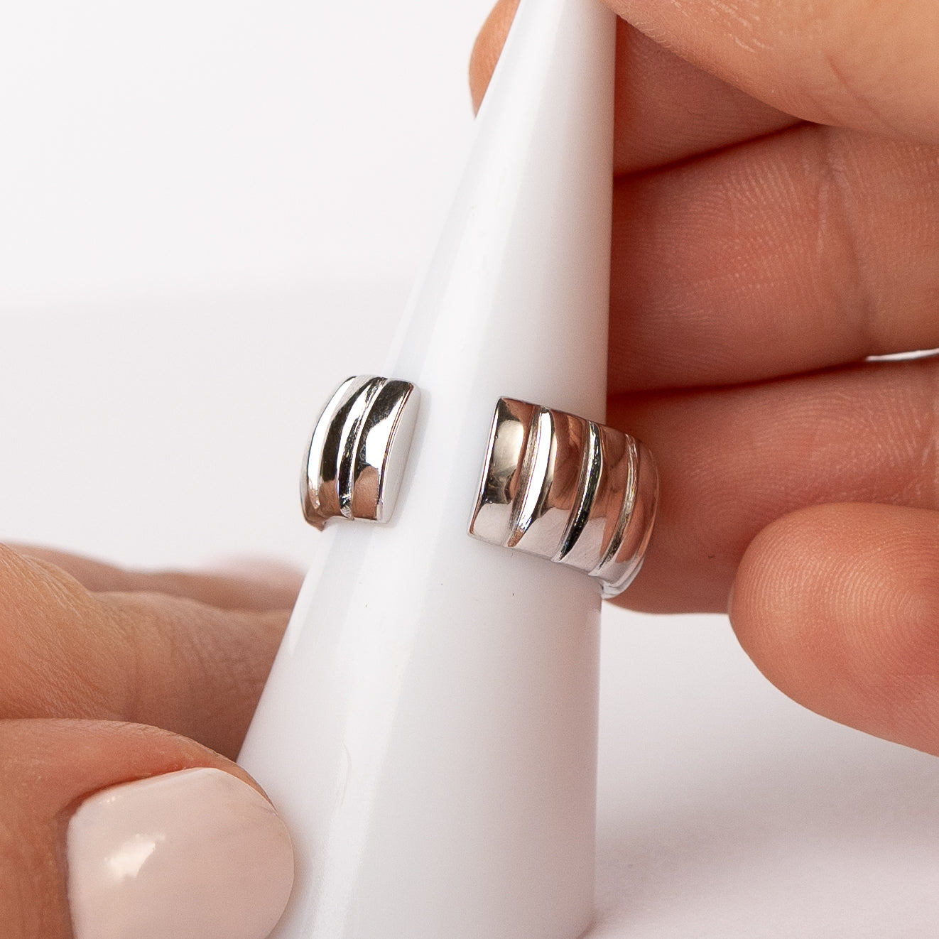 Anillo ajustable diseño lineas
