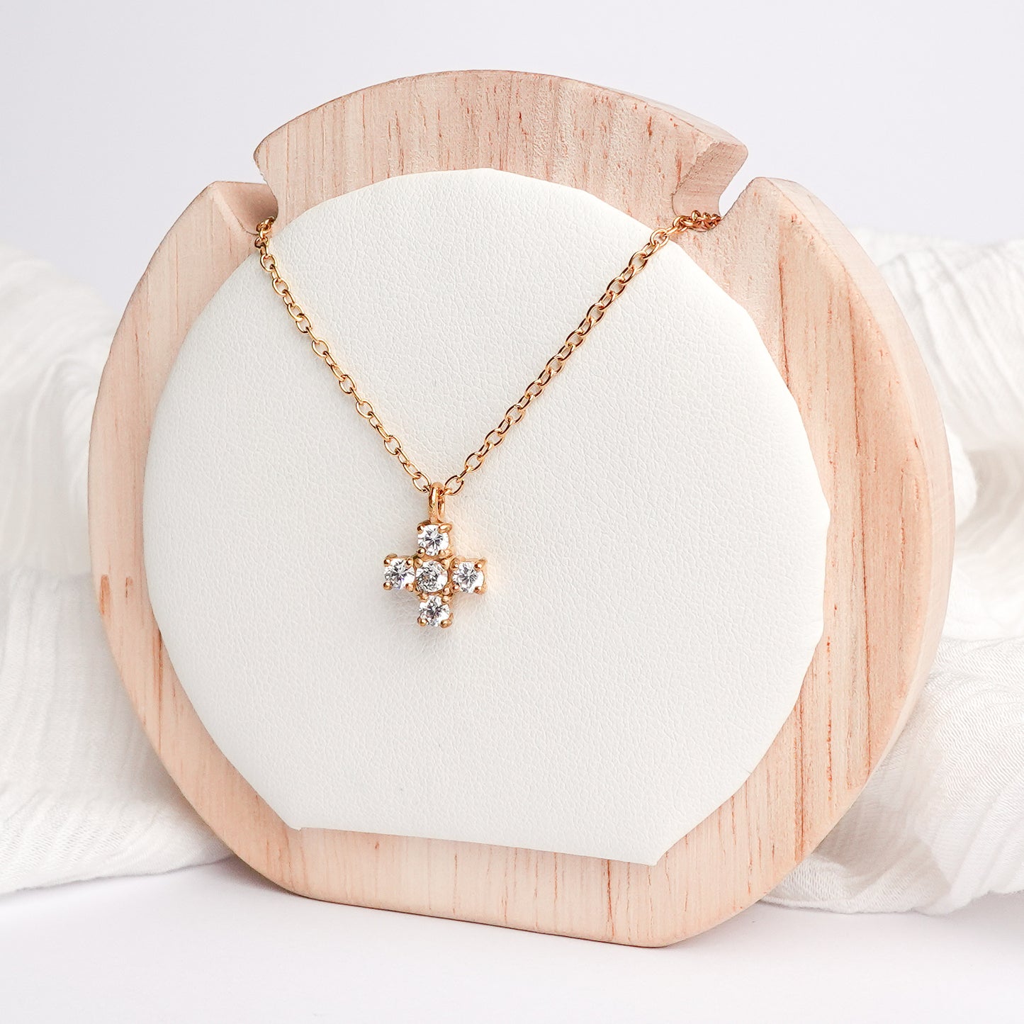 Collar cruz lumiere