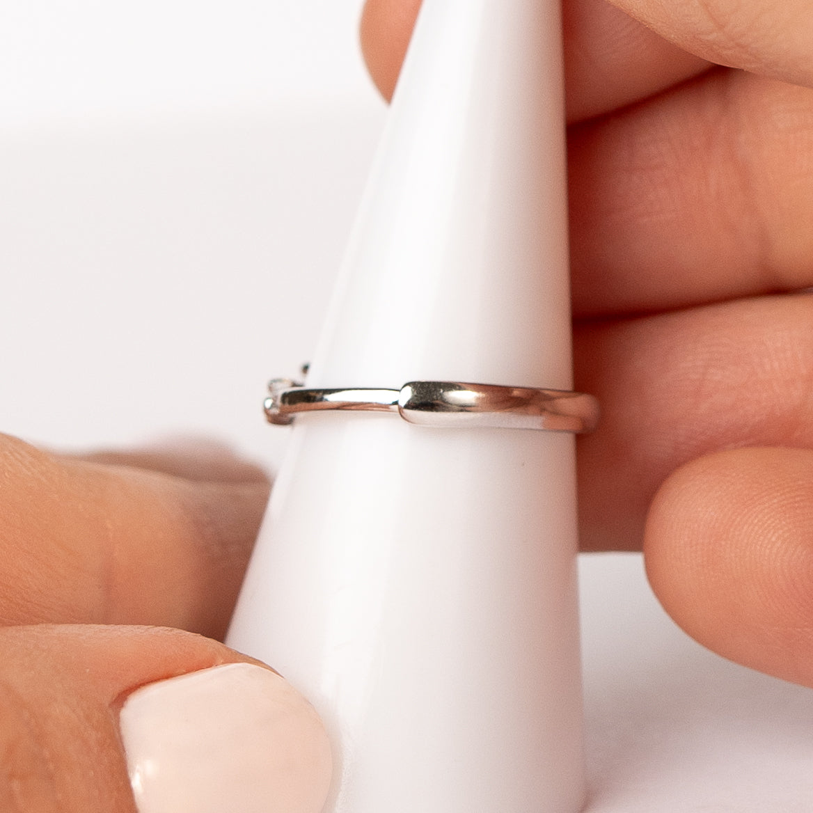 Anillo ajustable circón verde