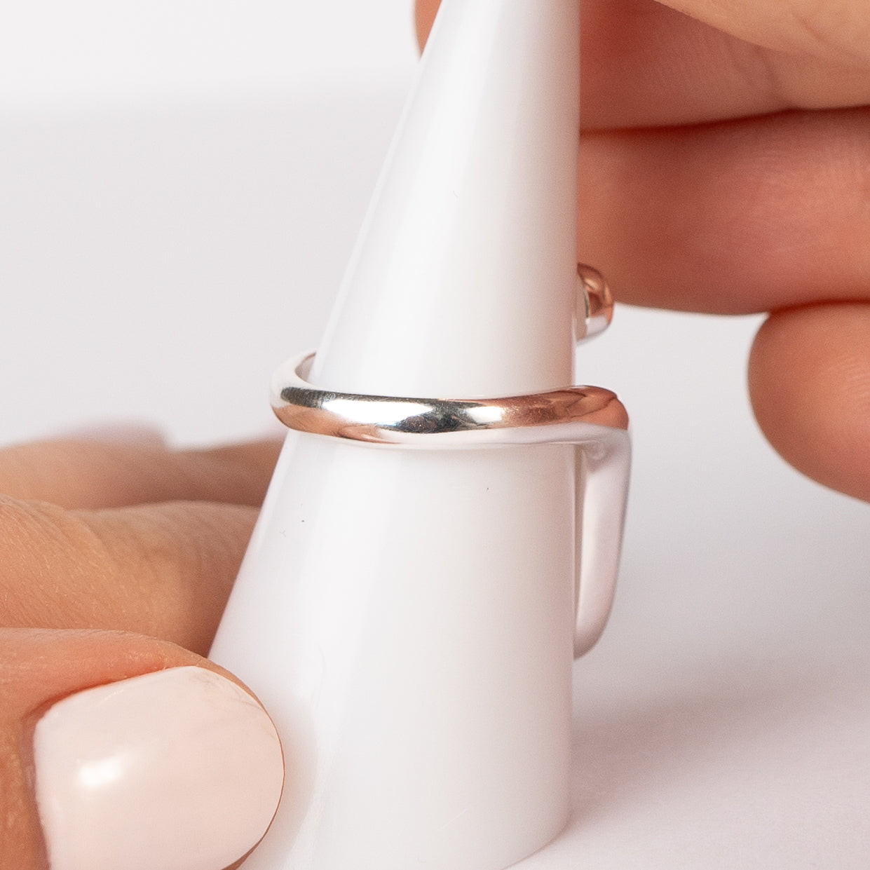 Anillo ajustable cruzado