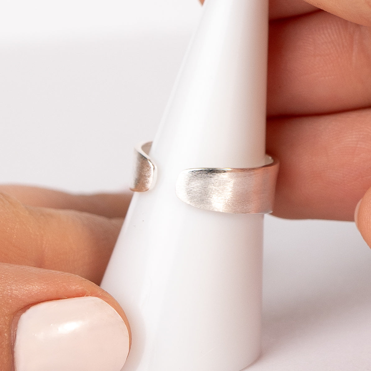 Anillo ajustable liso satinado