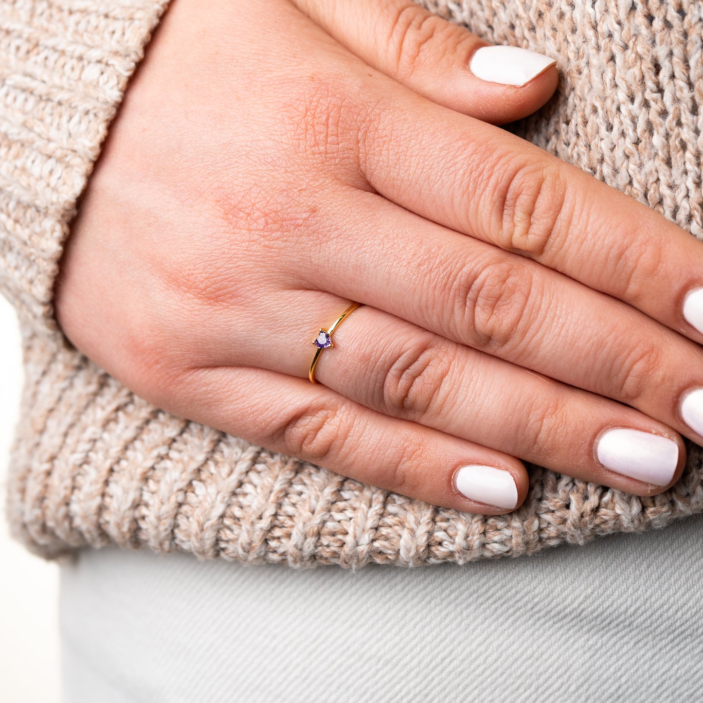 Anillo ajustable corazón circón morado bañado en oro