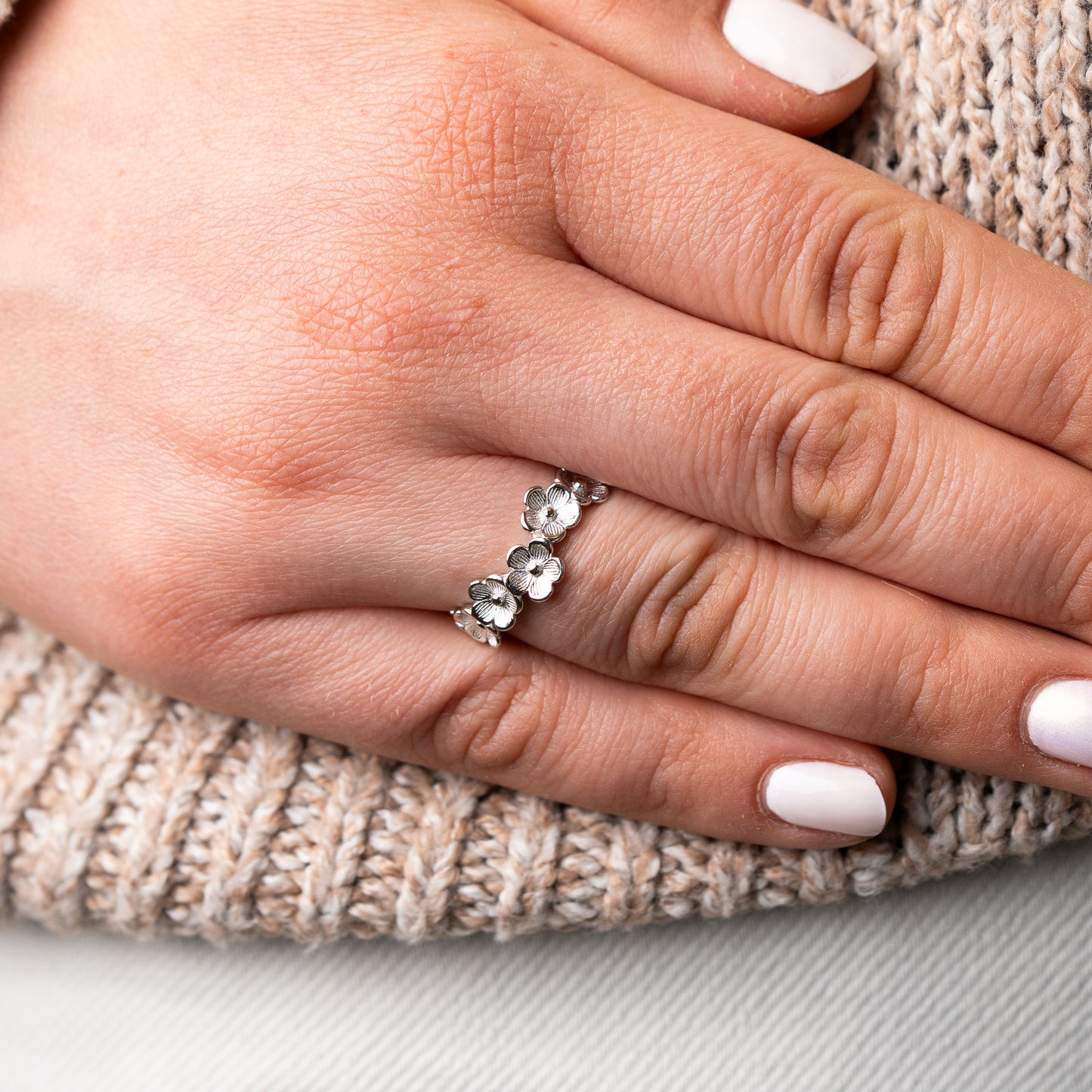Anillo ajustable flores
