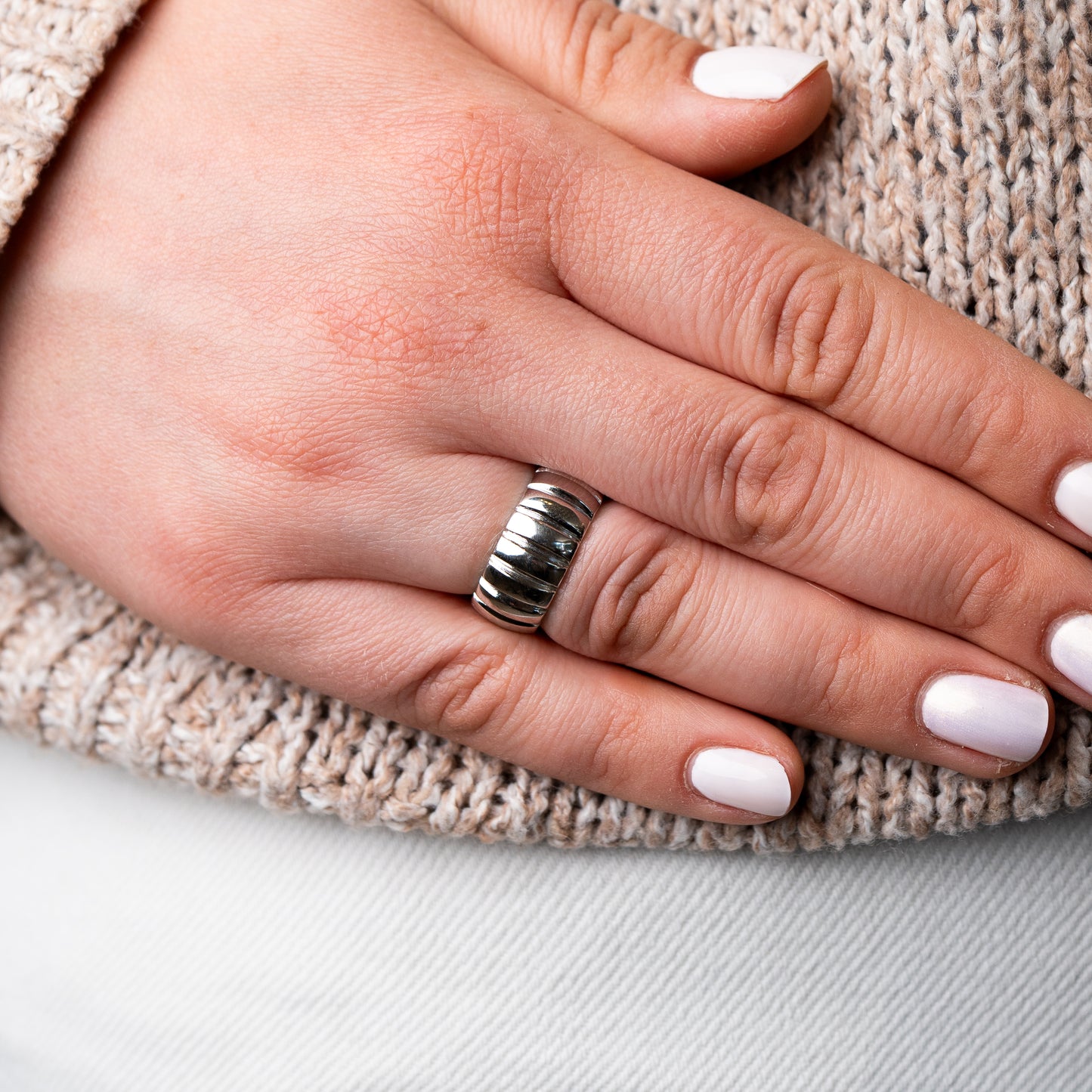 Anillo ajustable diseño lineas