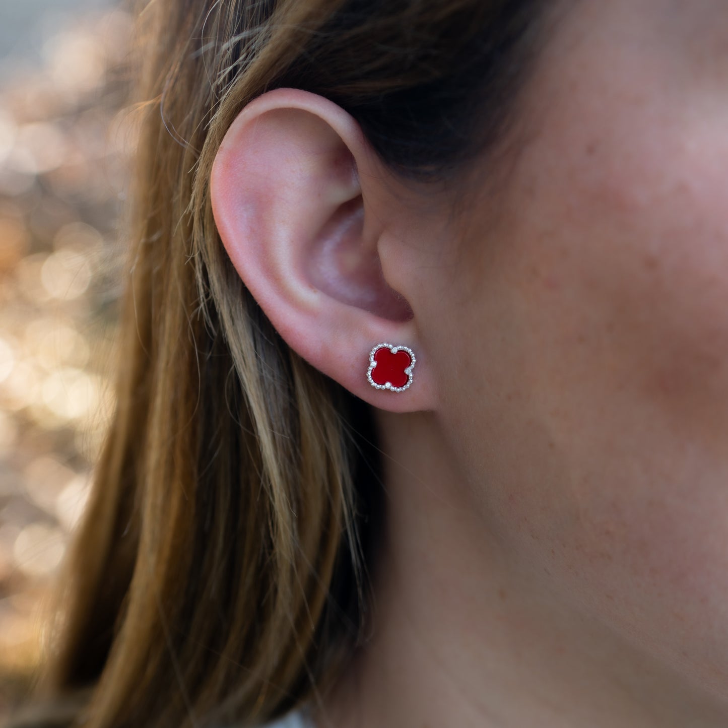 Aros pegados trébol rojo