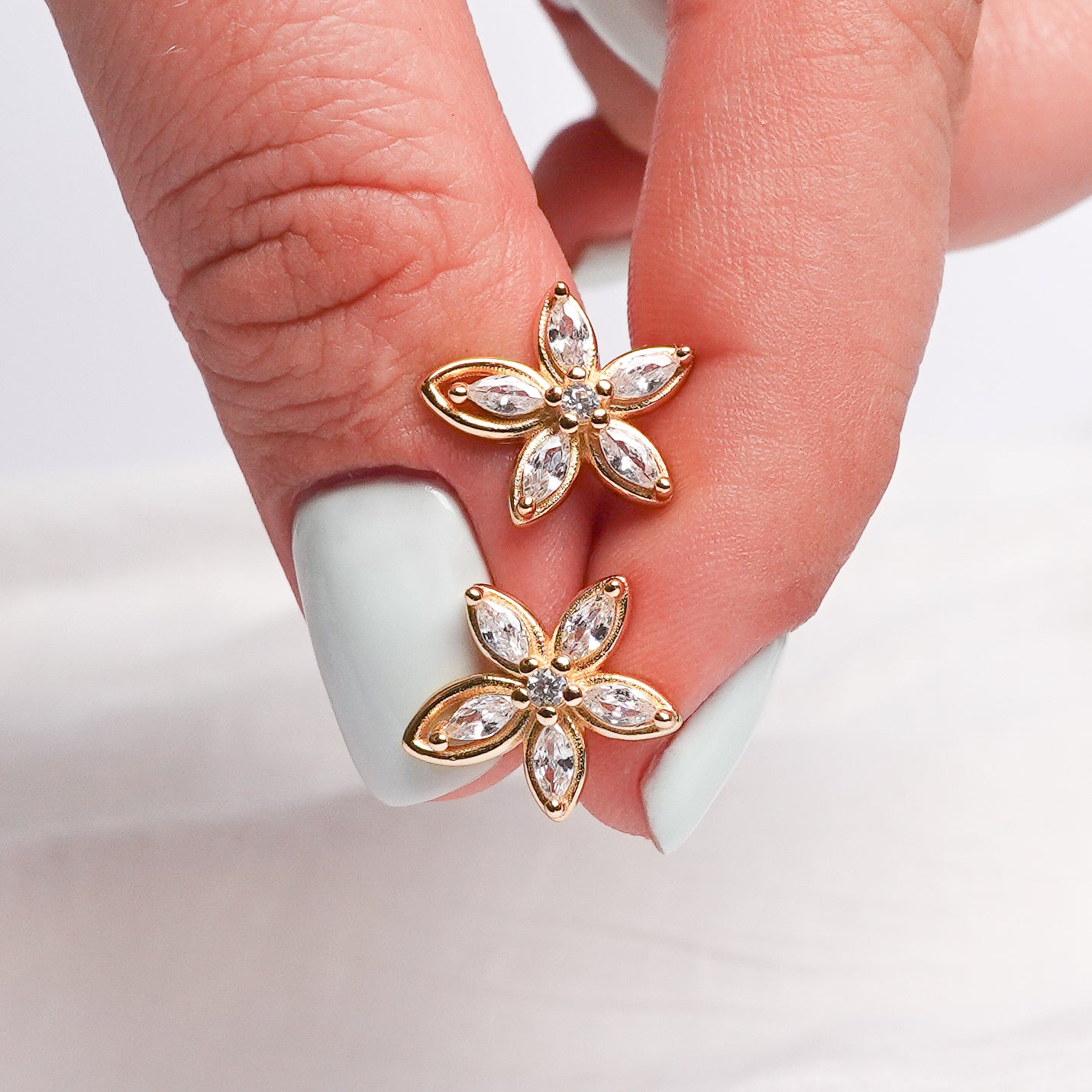 Aros pegados flor Dalia
