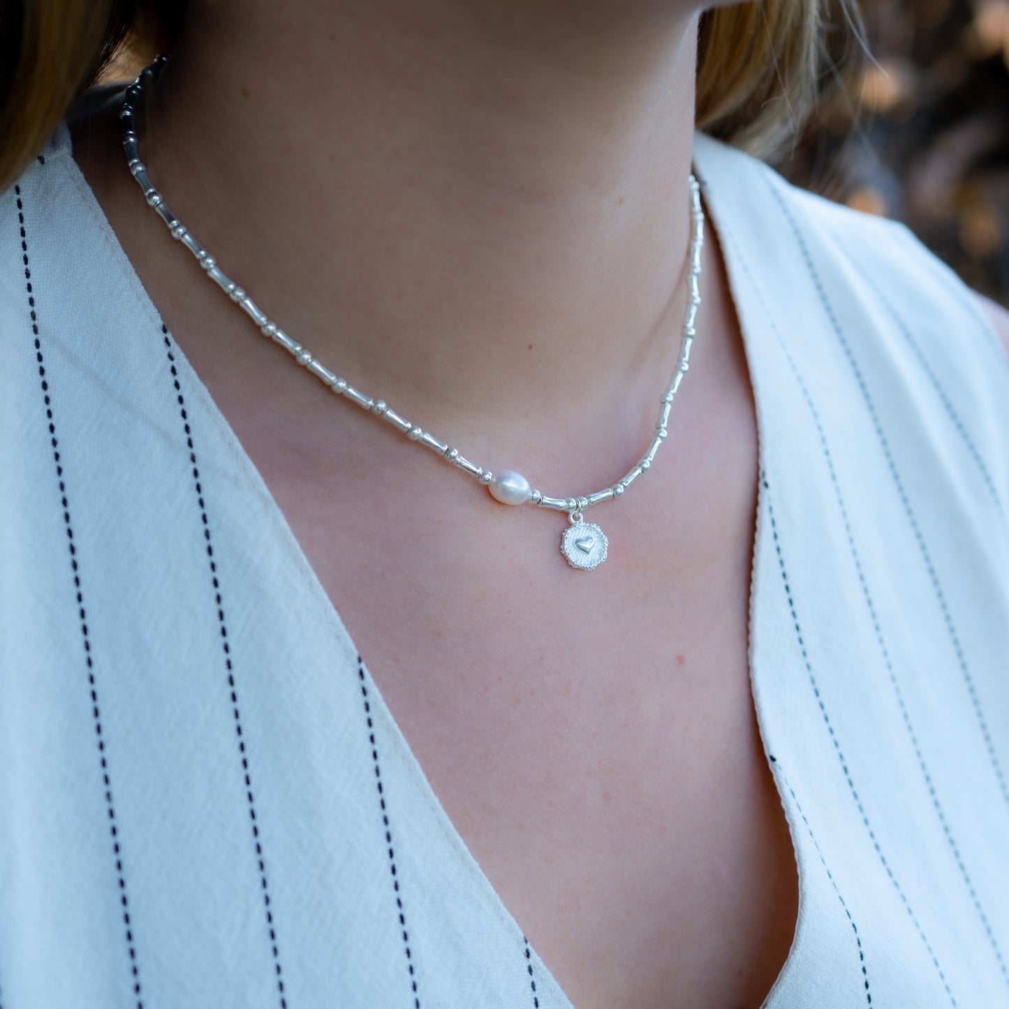Collar de corazón mostacillas y una perla