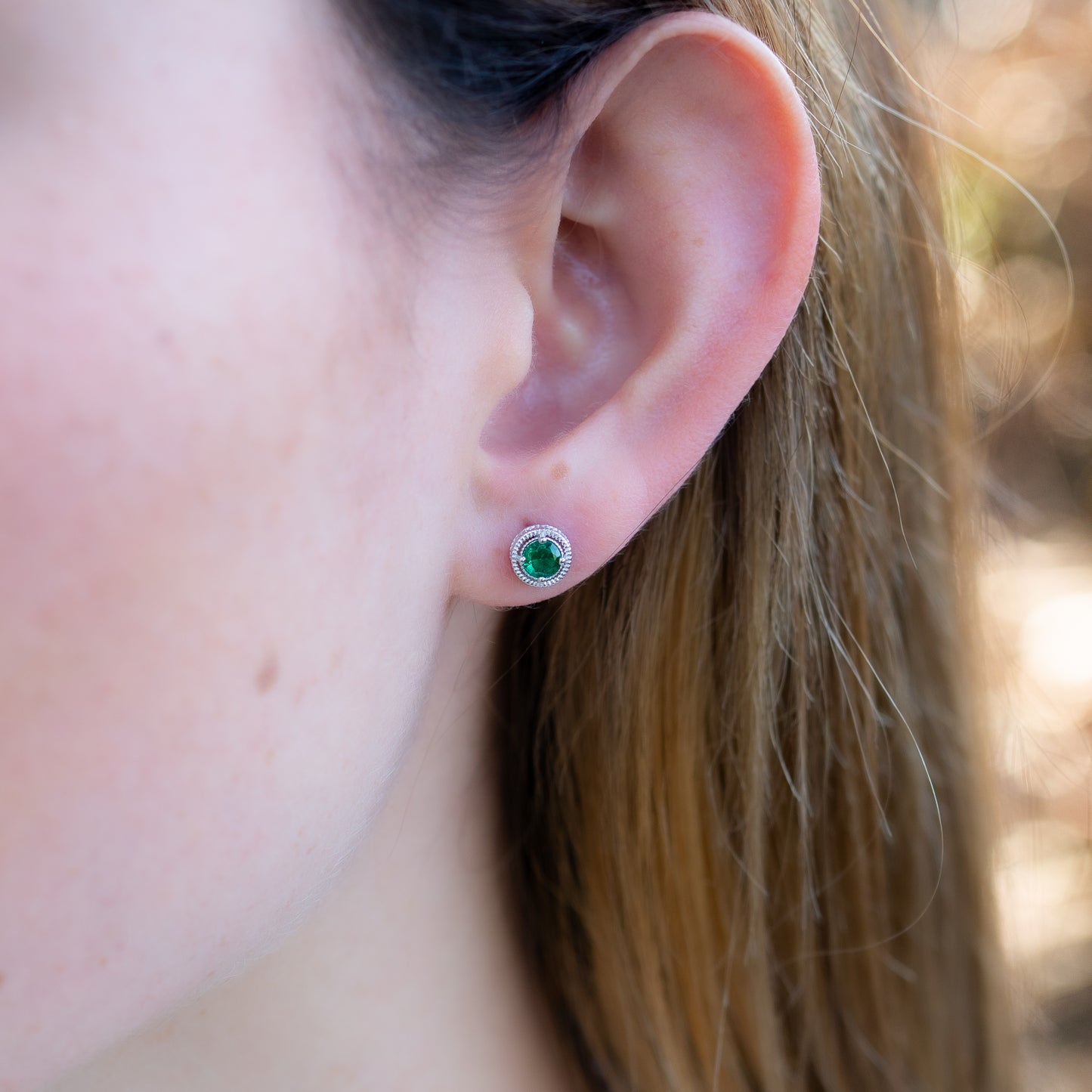 Aros pegados circón verde