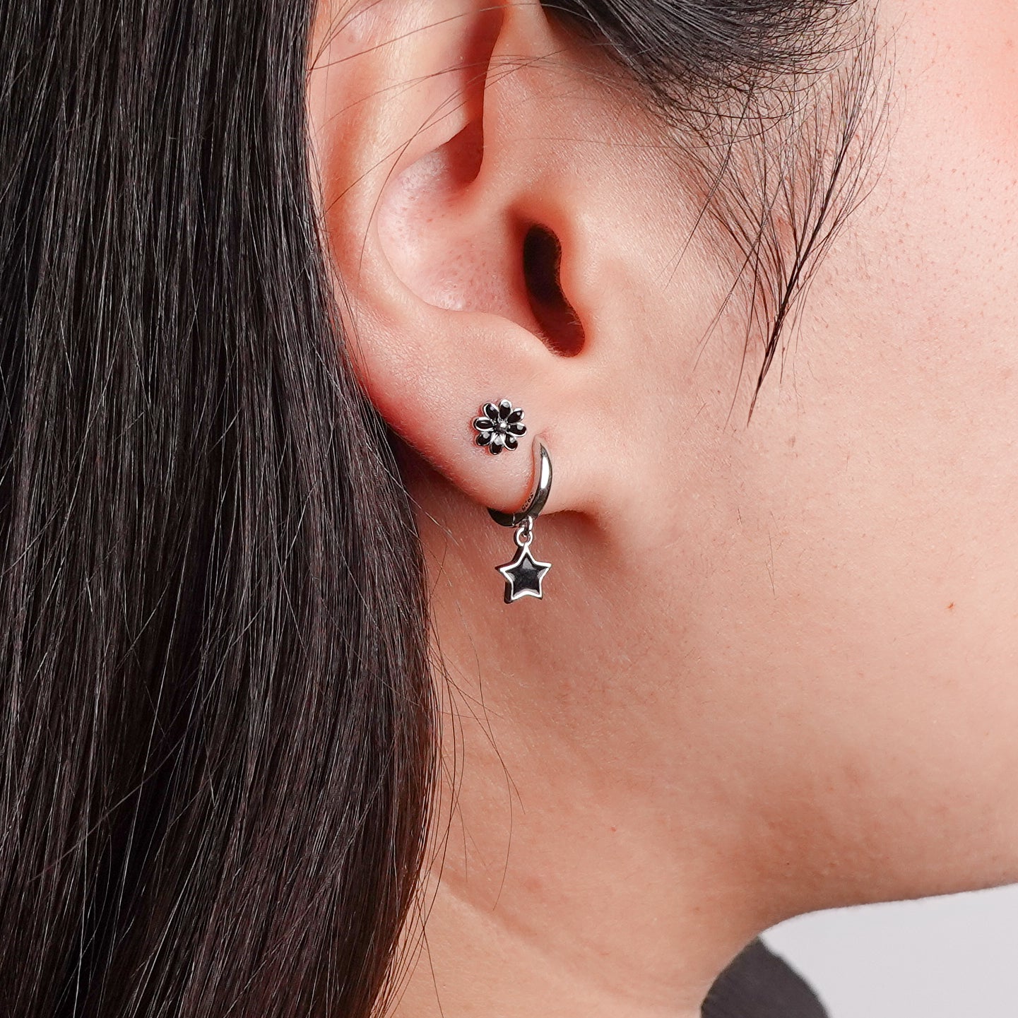 Aros argolla huggie Estrella Noire