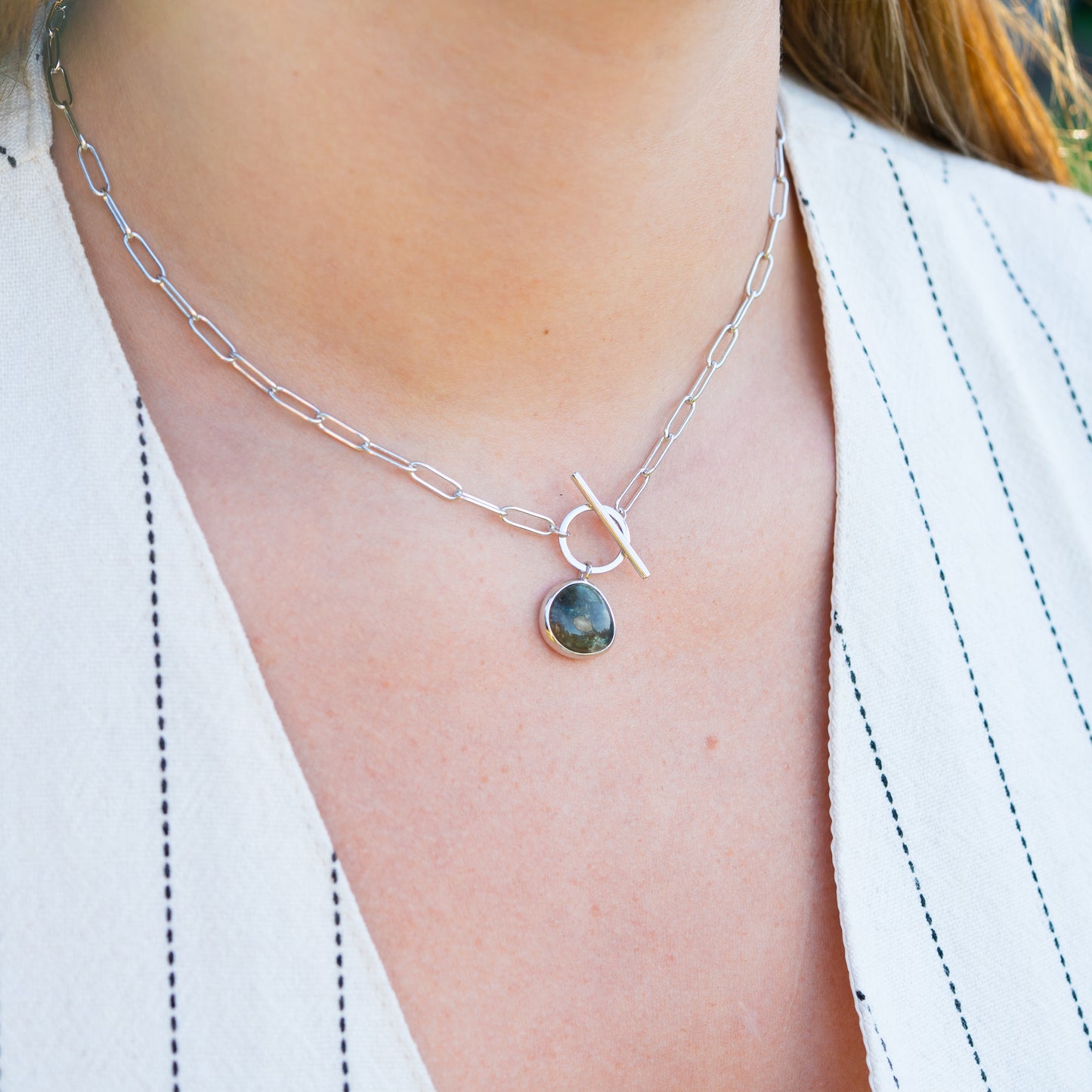 Collar timón piedra