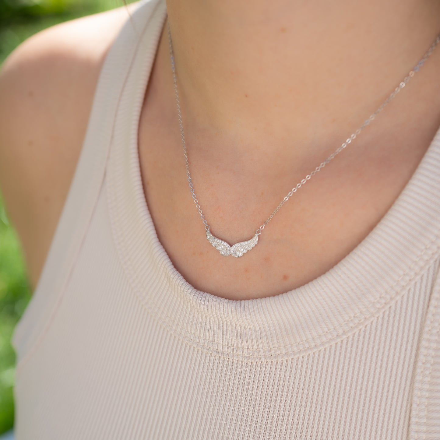 Collar alas circones