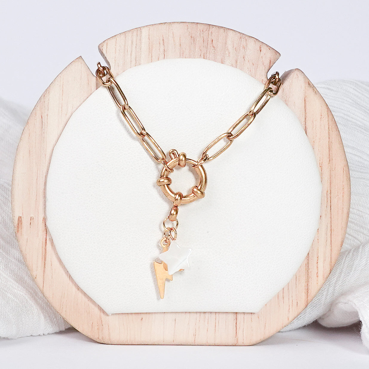 Collar timón estrella y rayo