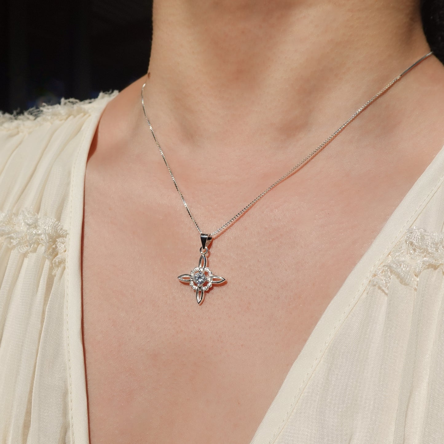 Collar Nudo de Bruja