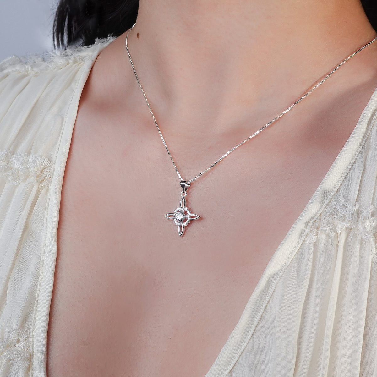 Collar Nudo de Bruja