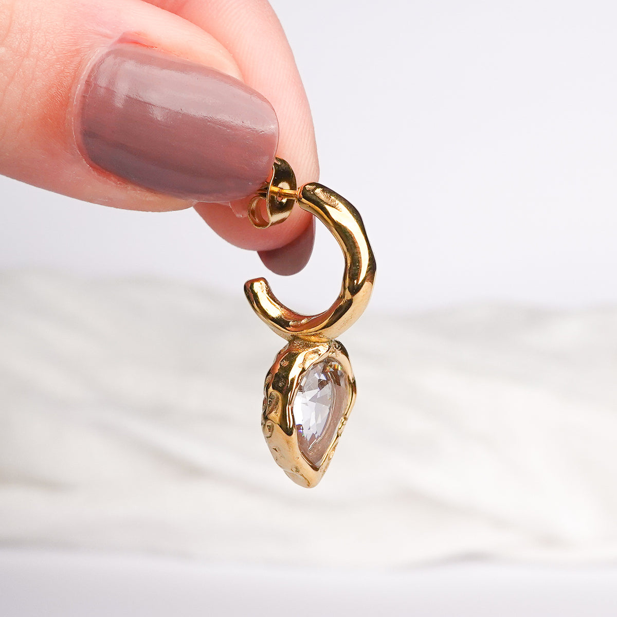 Aros semi argolla gota bañado en oro