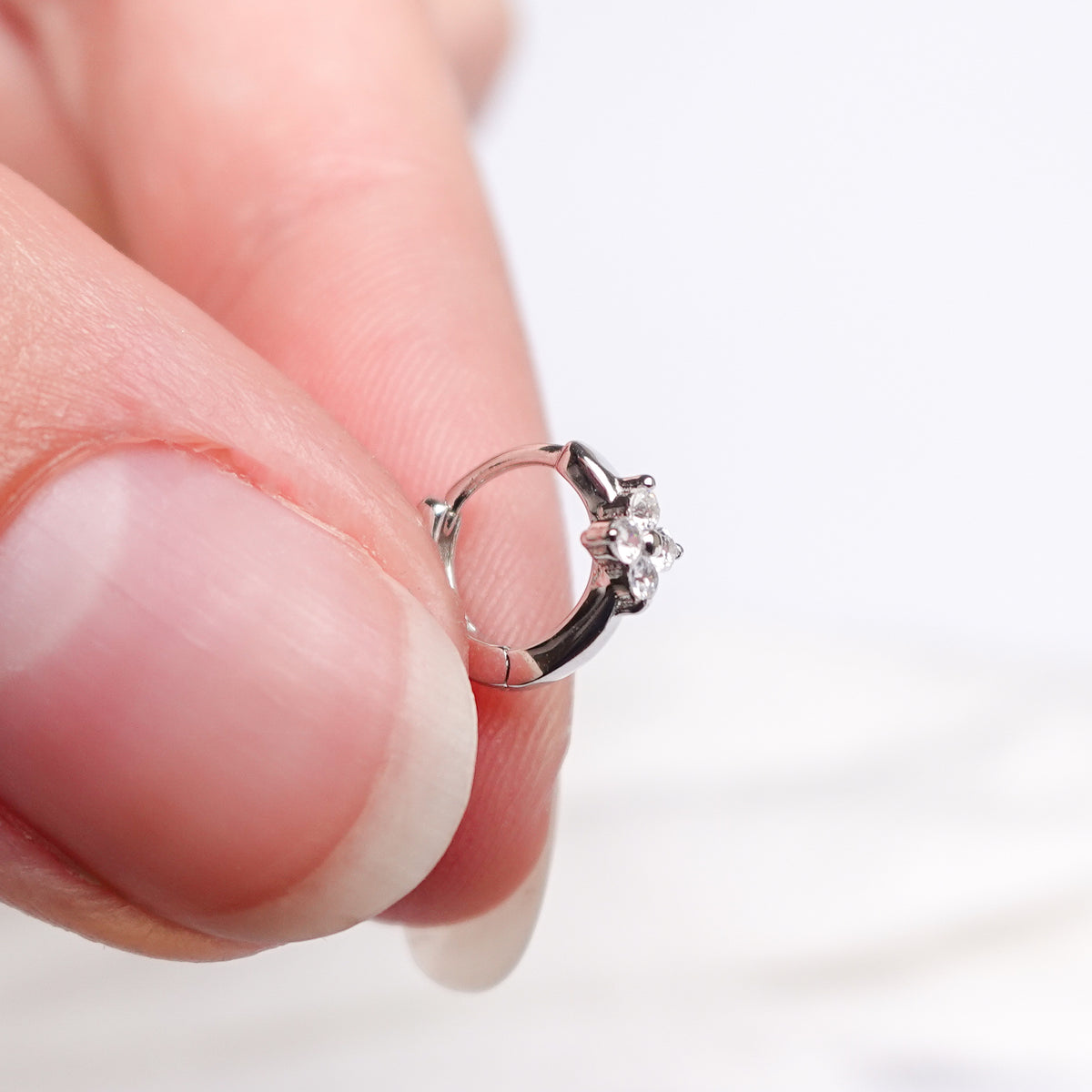 Aros argolla huggie Flor petit