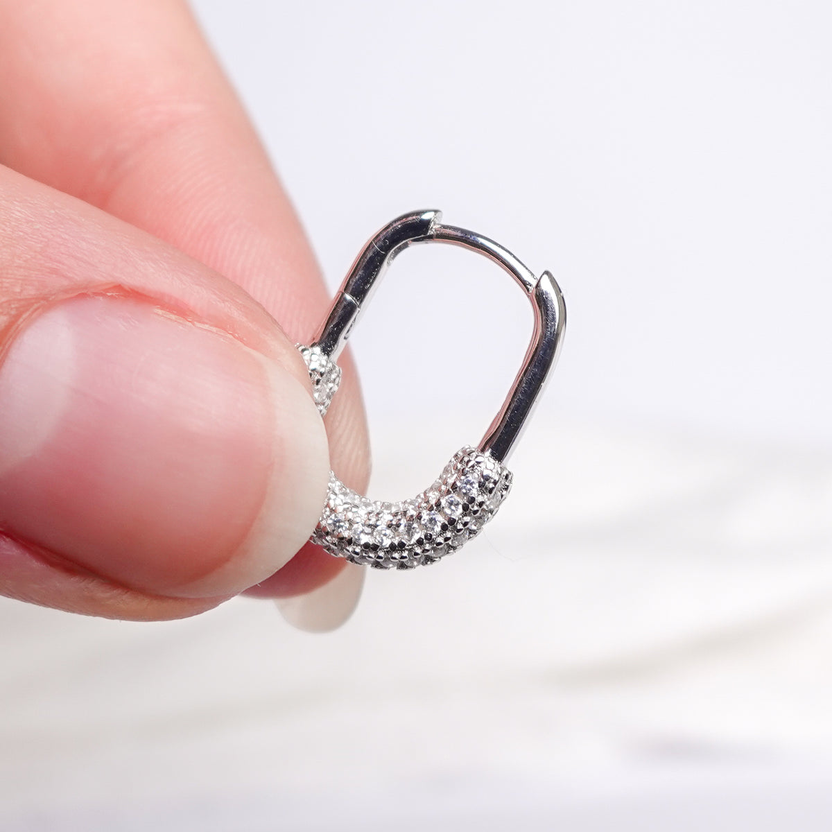 Aros argolla huggie Luxe