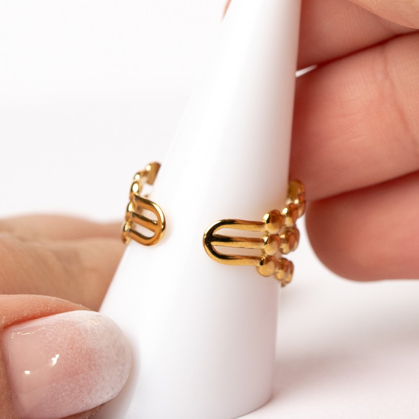 Anillo ajustable diseño verde bañado en oro