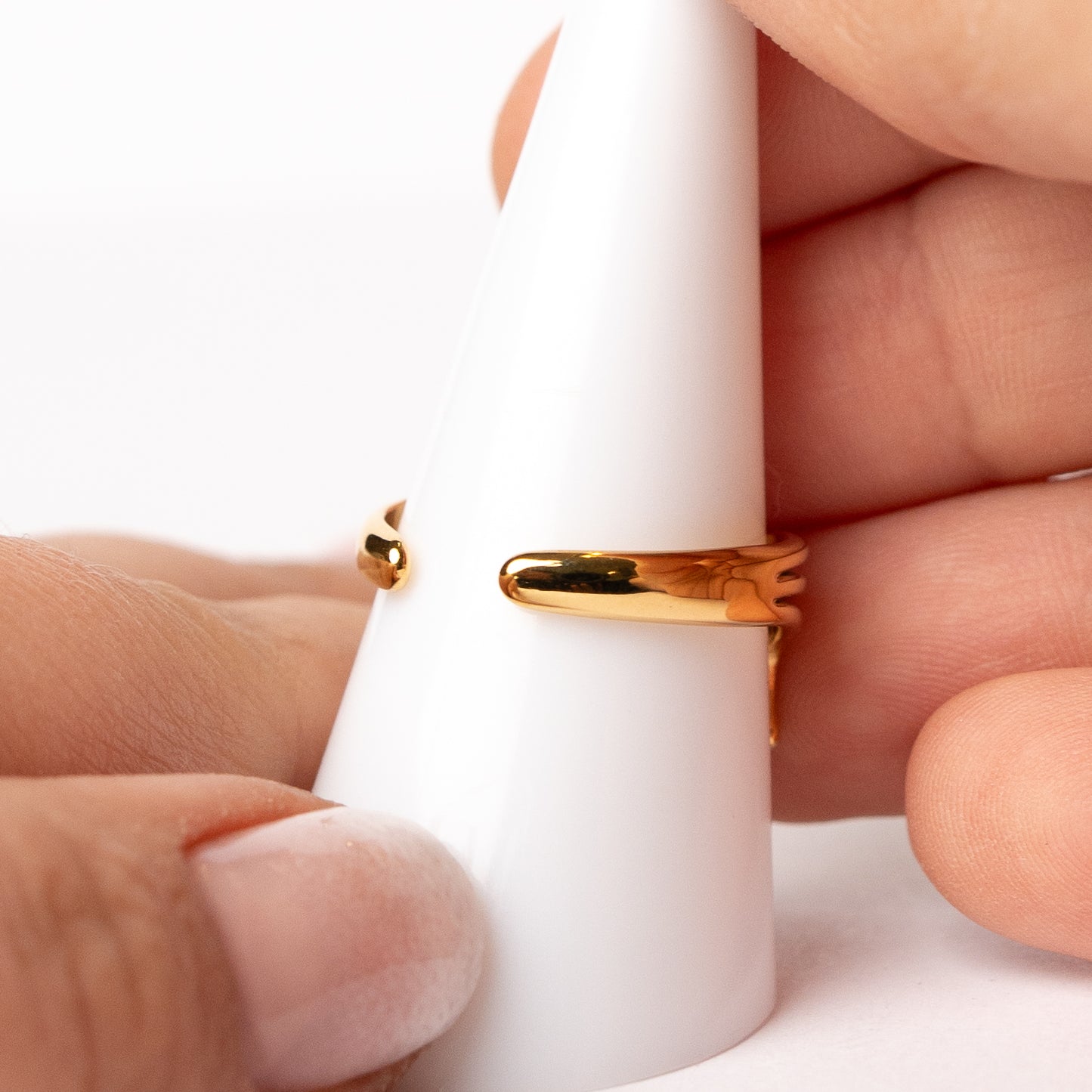Anillo ajustable ola bañado en oro