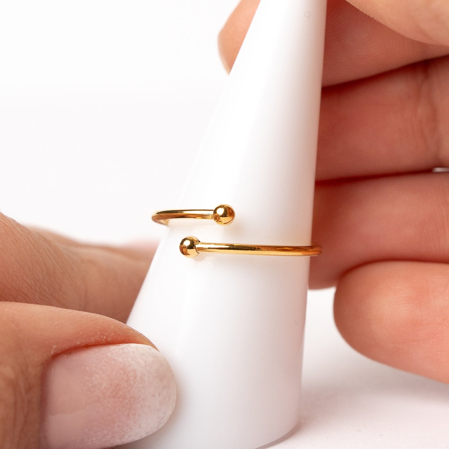 Anillo ajustable circón rosa bañado en oro