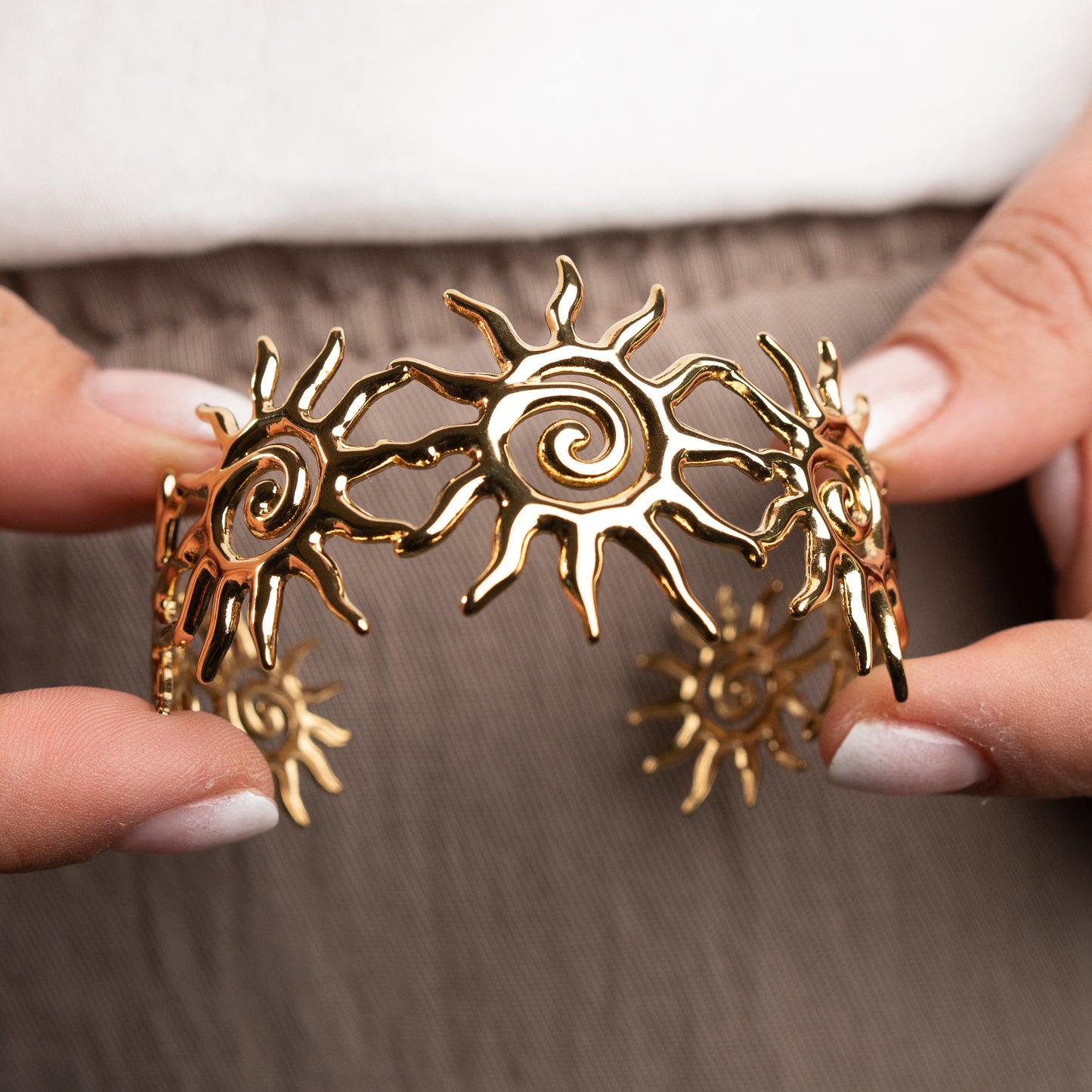 Pulsera esclava de sol bañado en oro