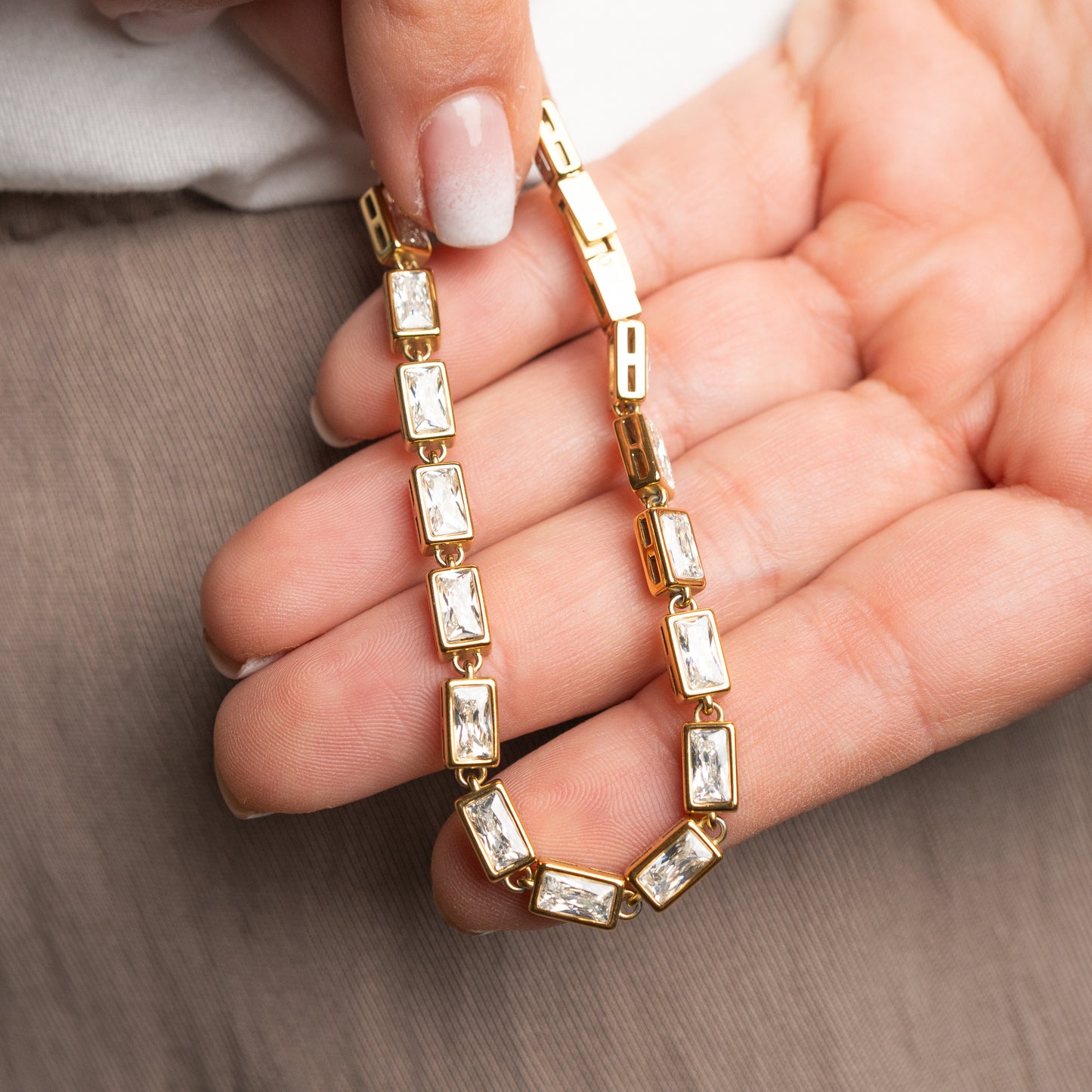 Pulsera circones rectangulares bañado en oro