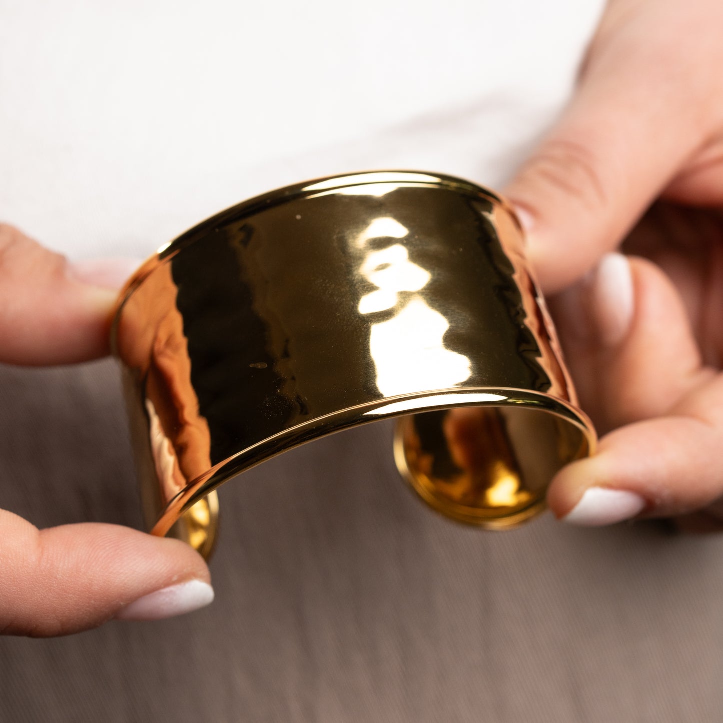 Pulsera esclava lisa bañada en oro