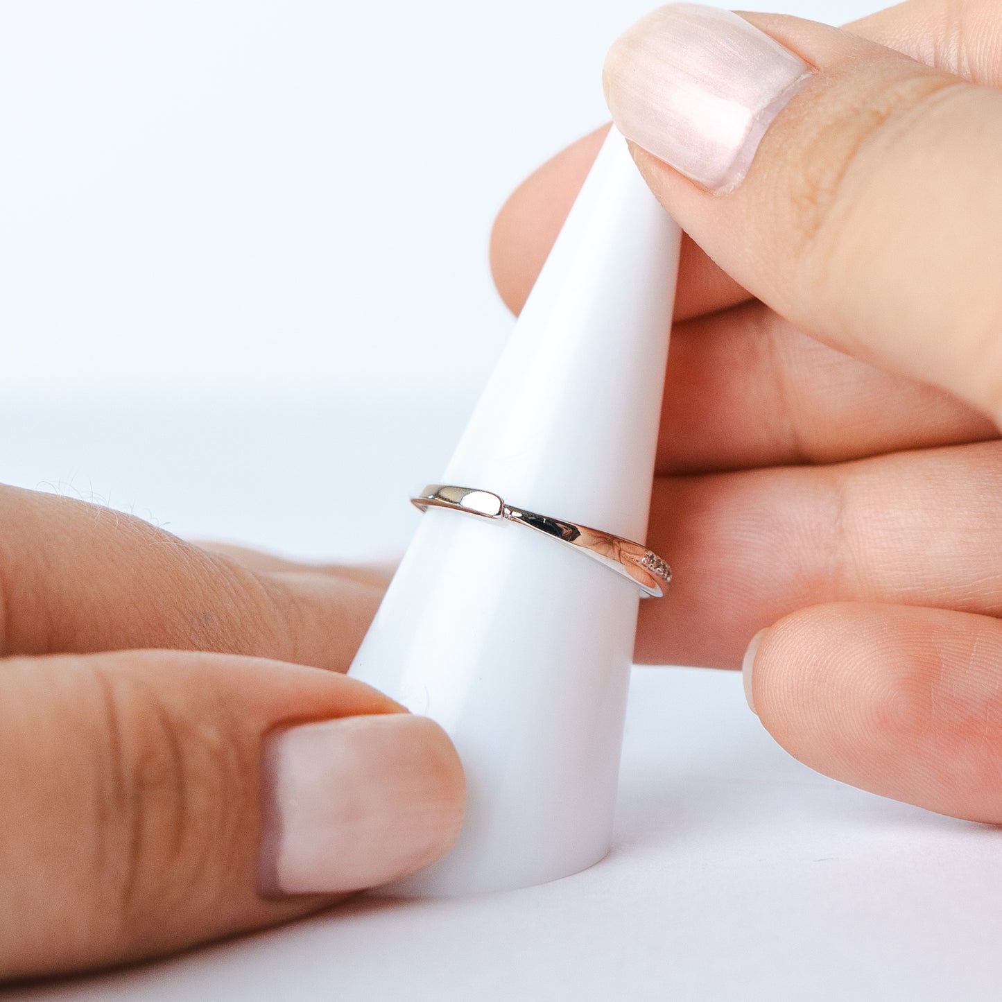 Conjunto anillos de pareja ajustables cruzados