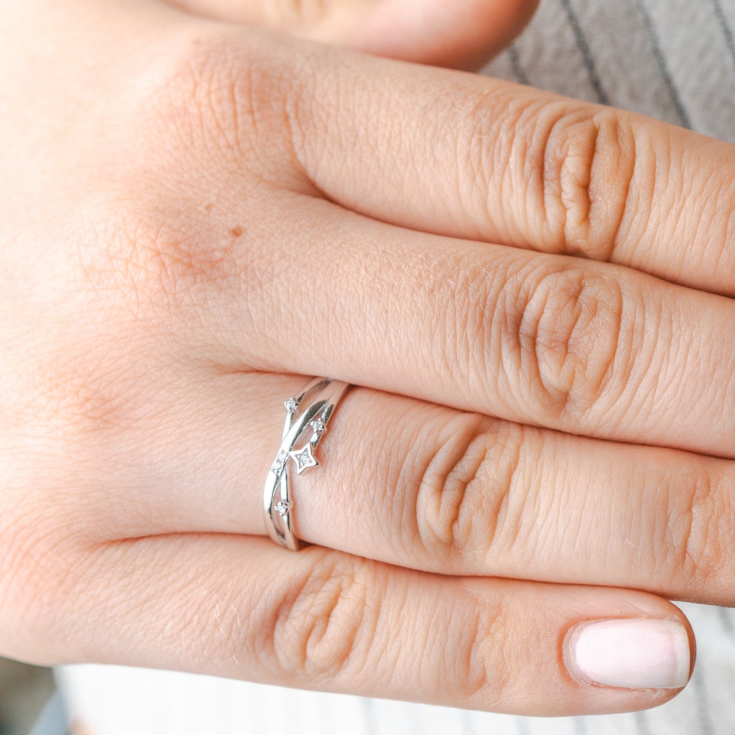 Anillo ajustable estrella circones