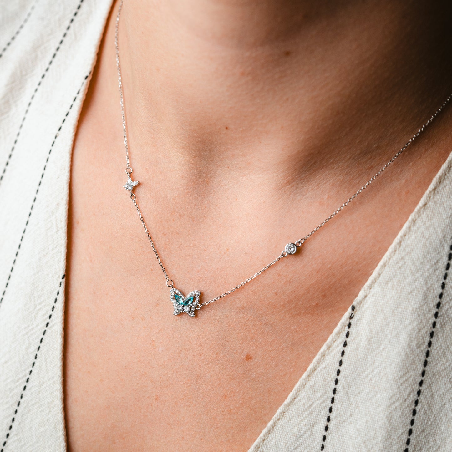 Collar Mariposa Turquesa