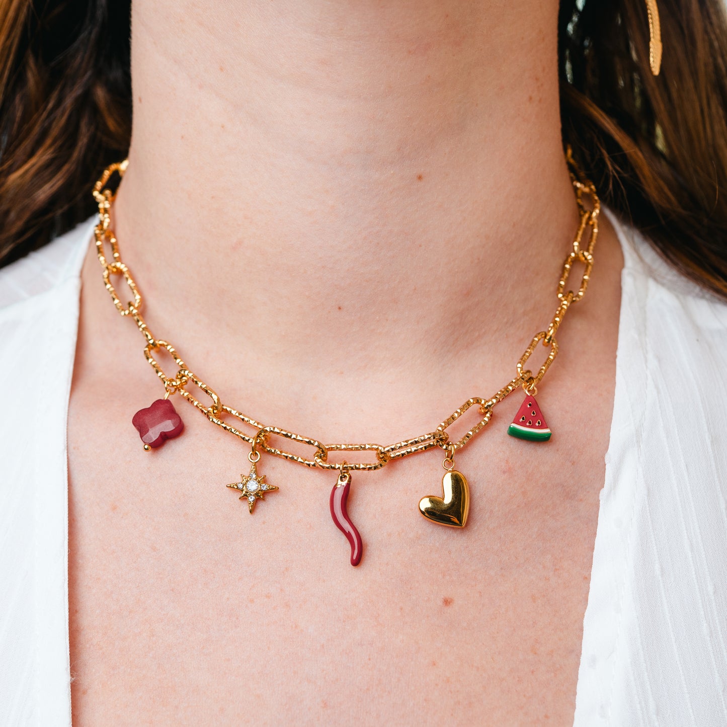 Collar eslabones con chiches diseño bañado en oro