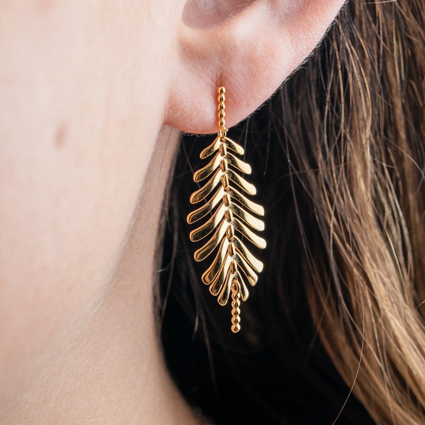 Aros colgantes Hojas bañado en oro