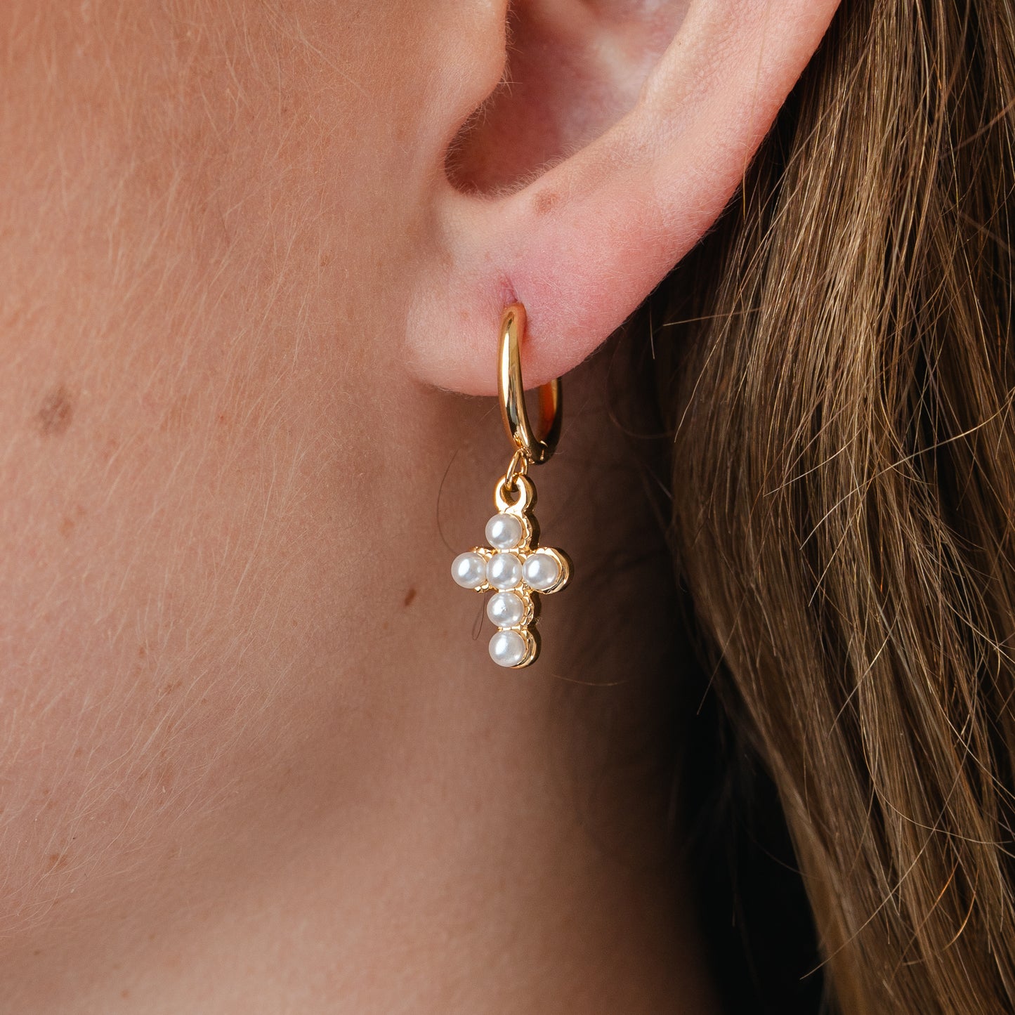 Aros argolla cruces perla bañado en oro