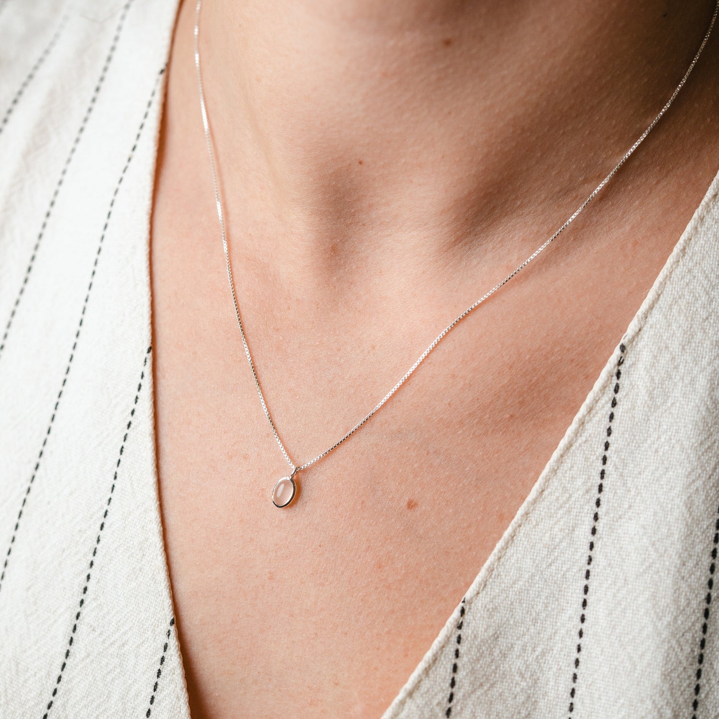 Collar Óvalo piedra cuarzo rosa