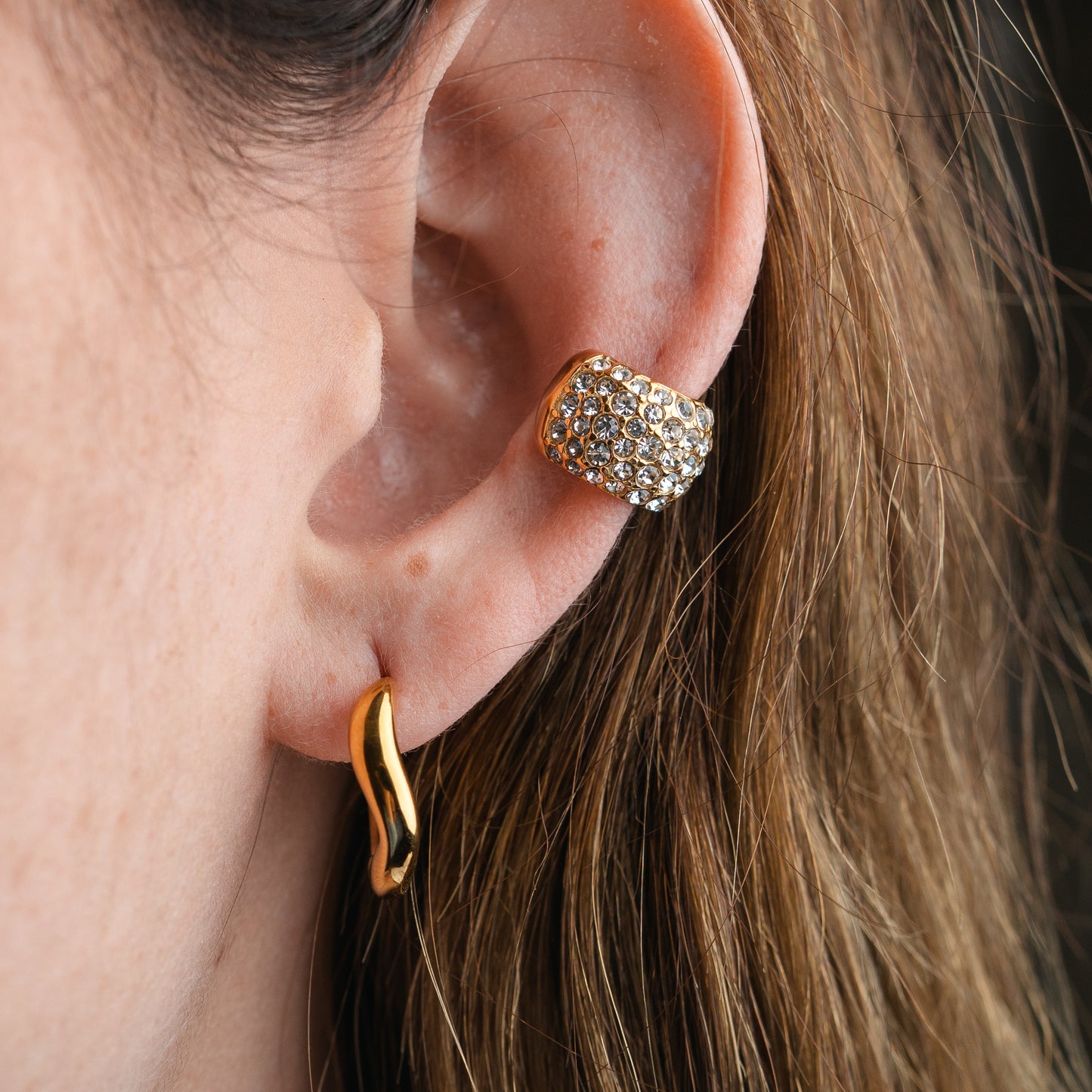 Aro ear cuff golden shine