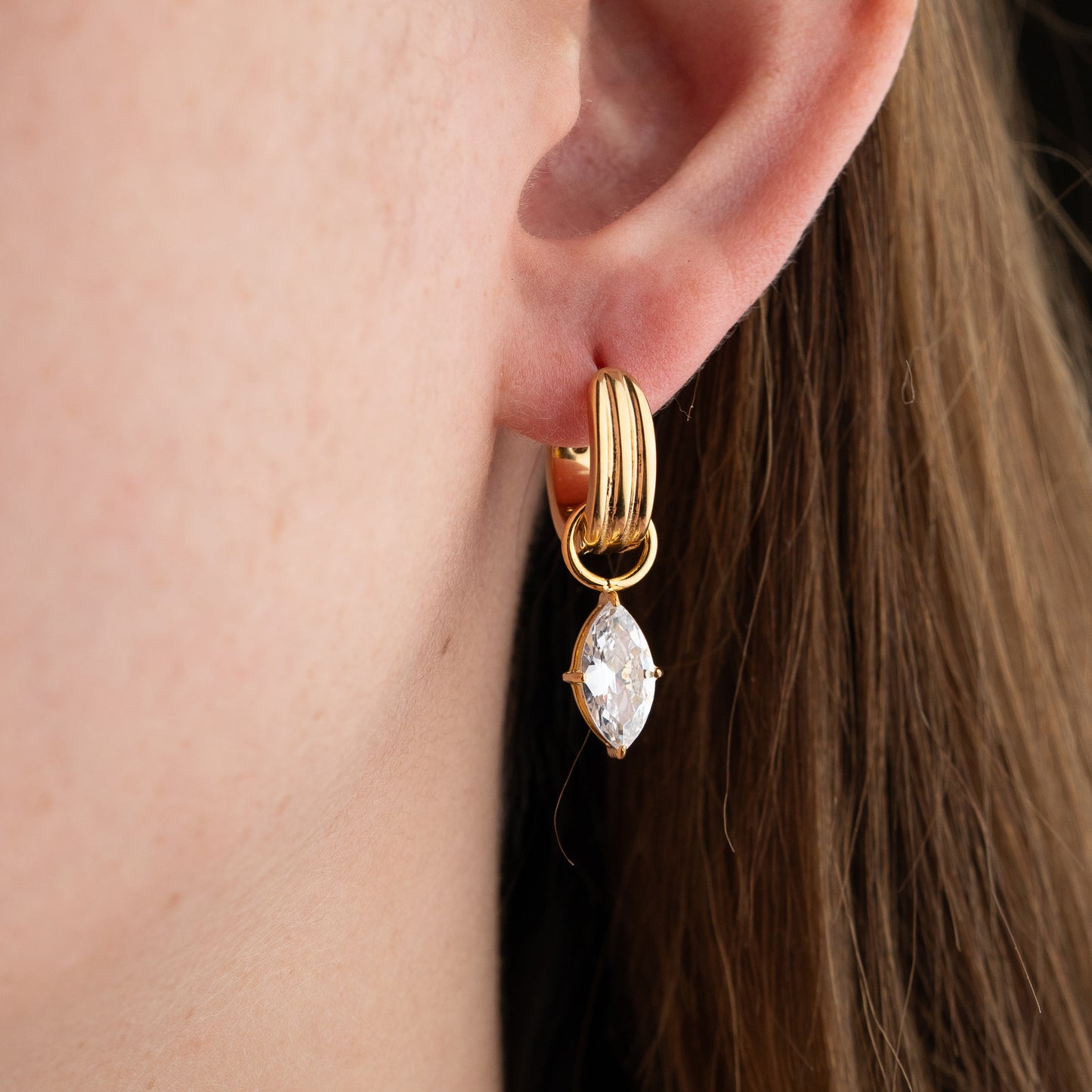 Aros argolla Aurora Christal bañado en oro