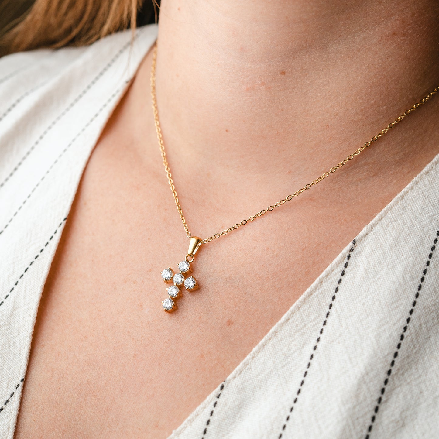 Collar Cruz de Circones