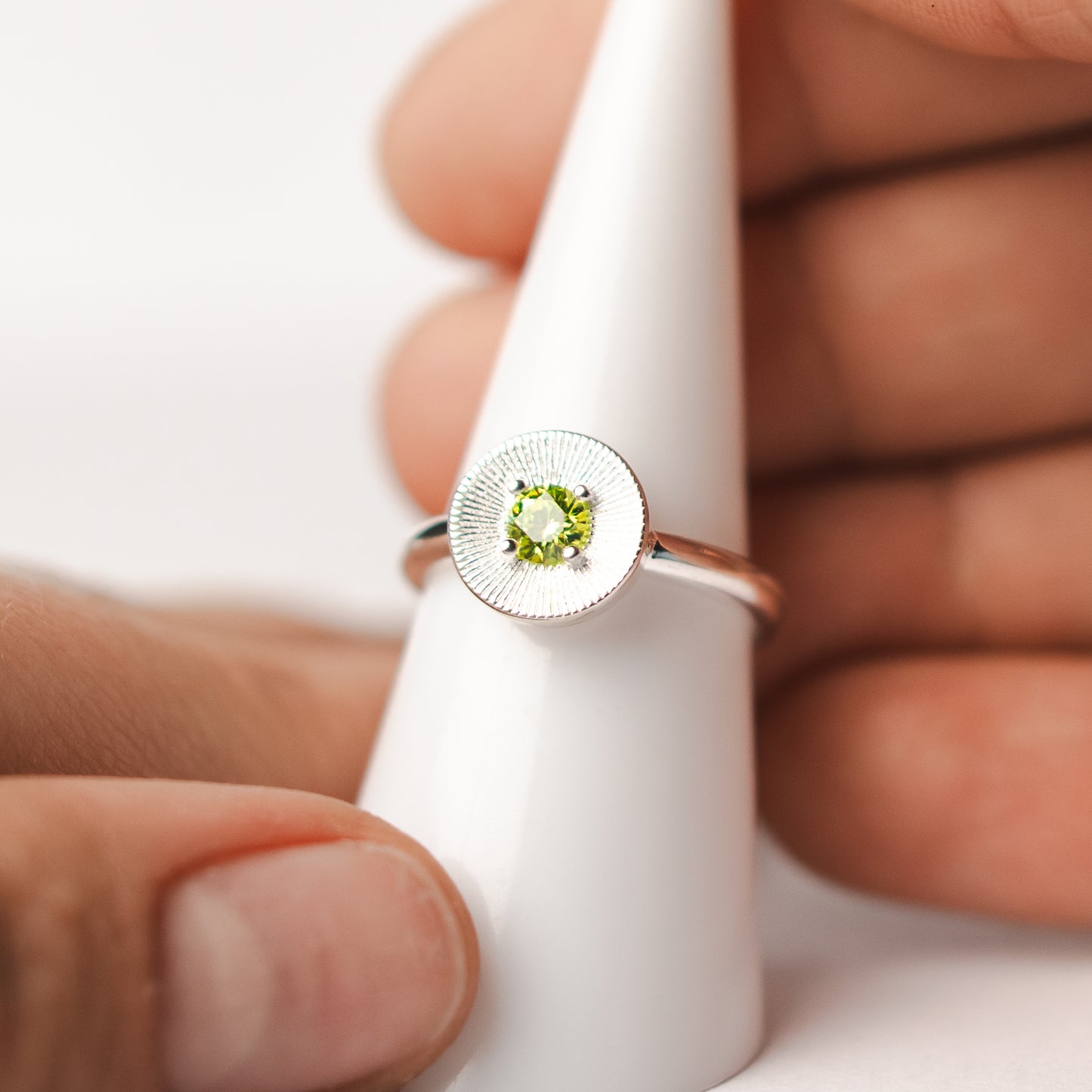 Anillo ajustable circón verde
