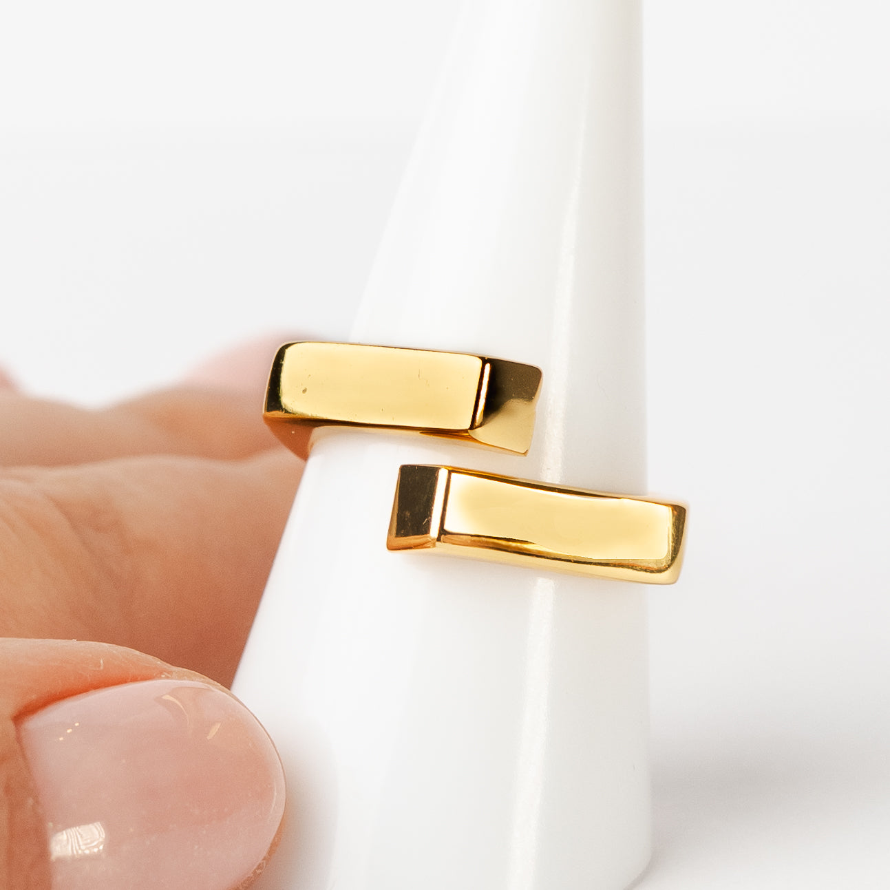 Anillo ajustable diseño bañado en oro