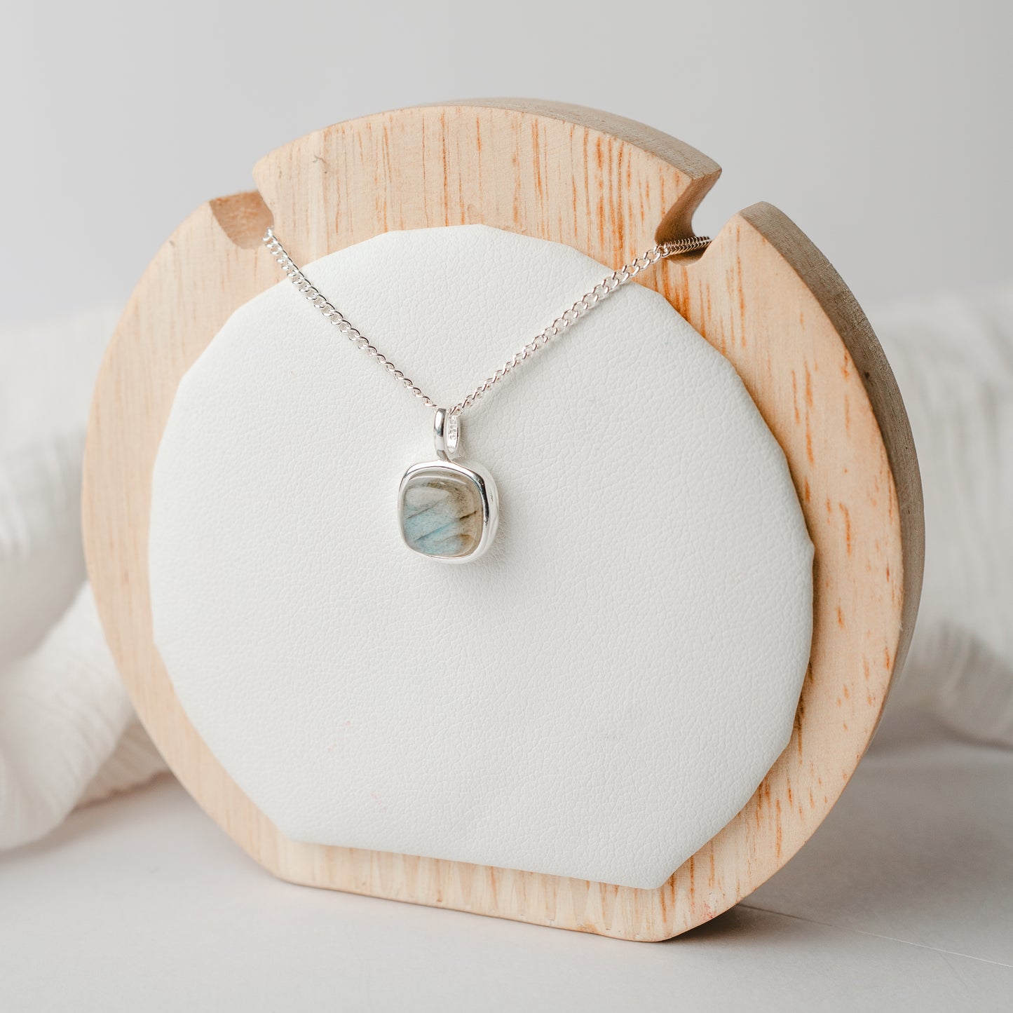Collar piedra cuadrada