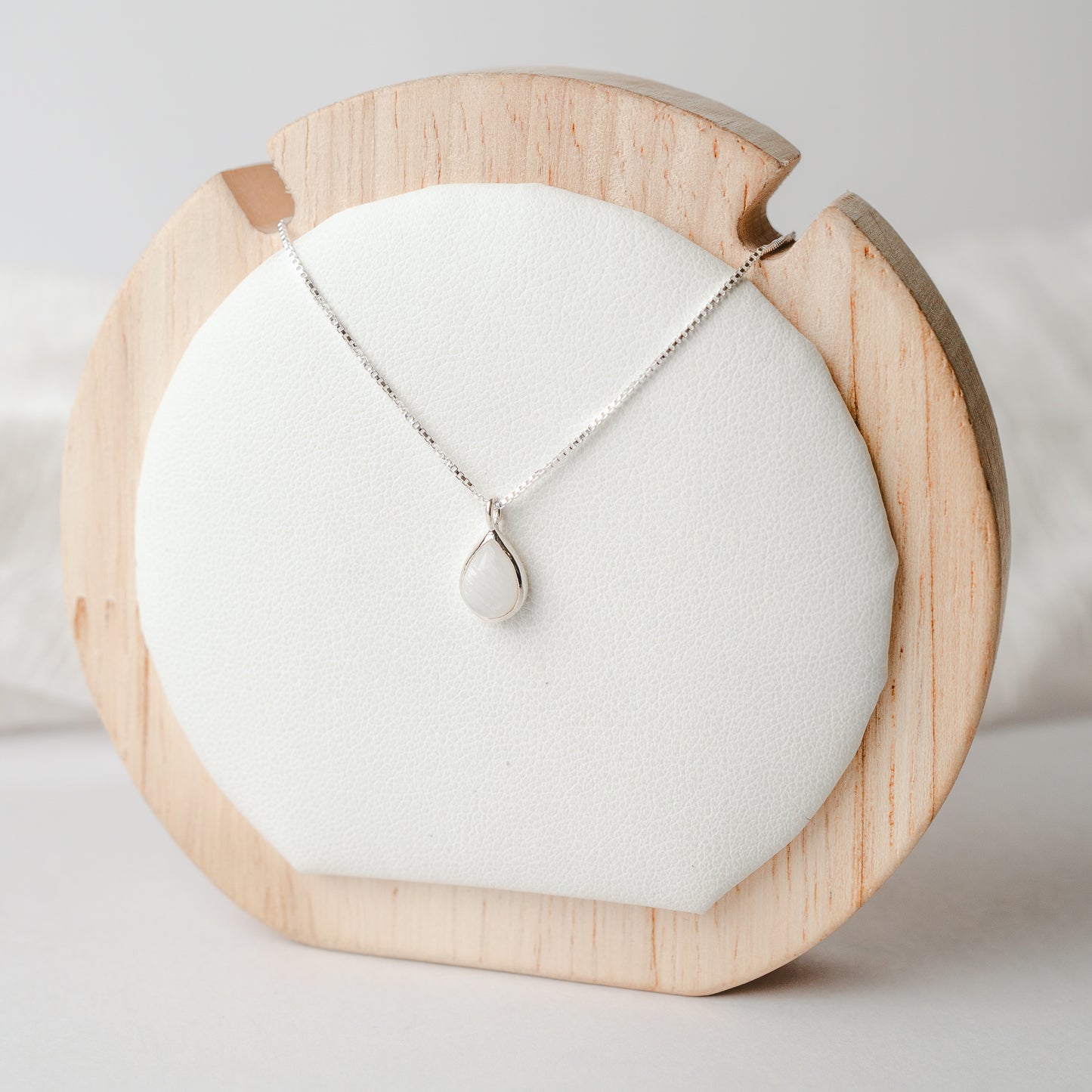 Collar gota piedra luna
