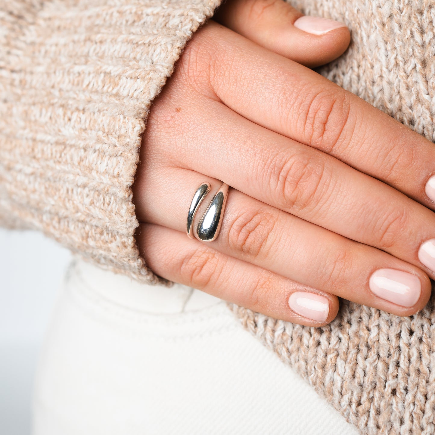 Anillo ajustable cruzado