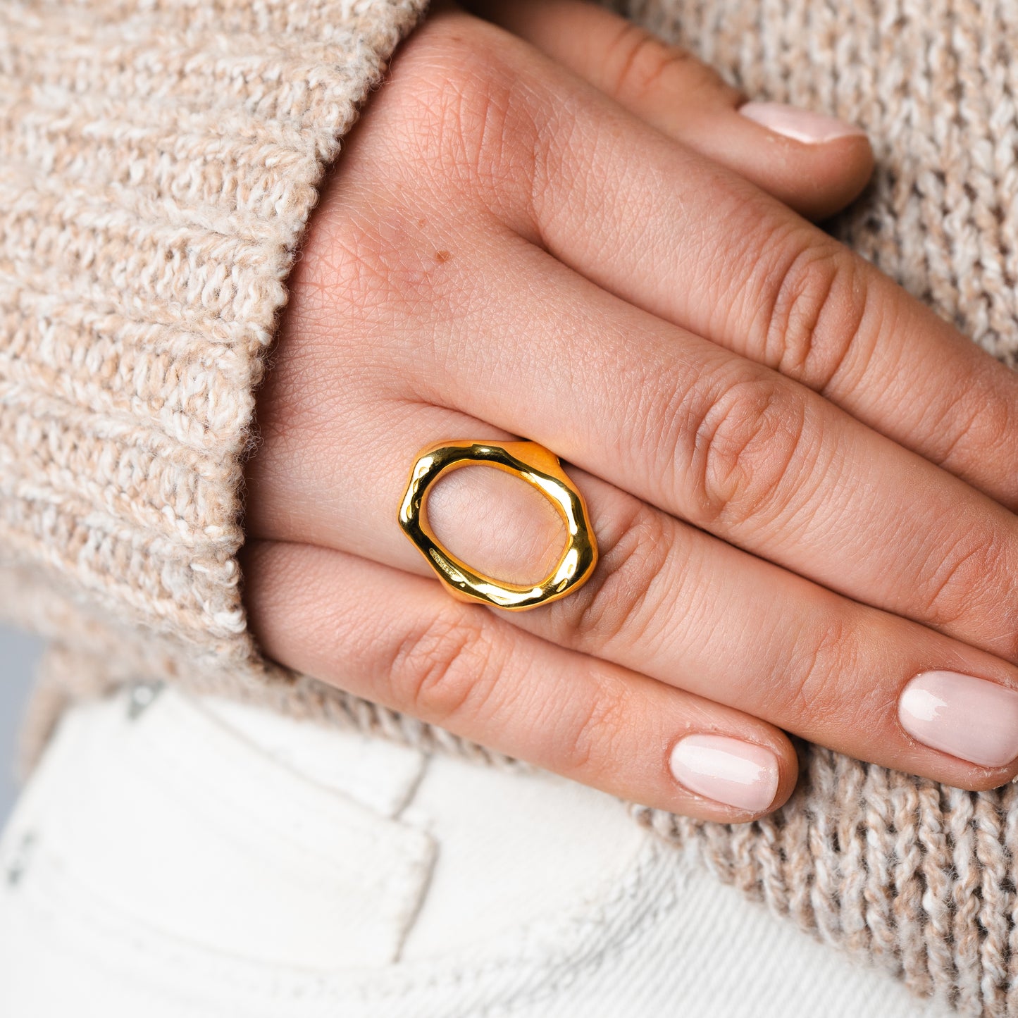 Anillo ajustable diseño bañado en oro