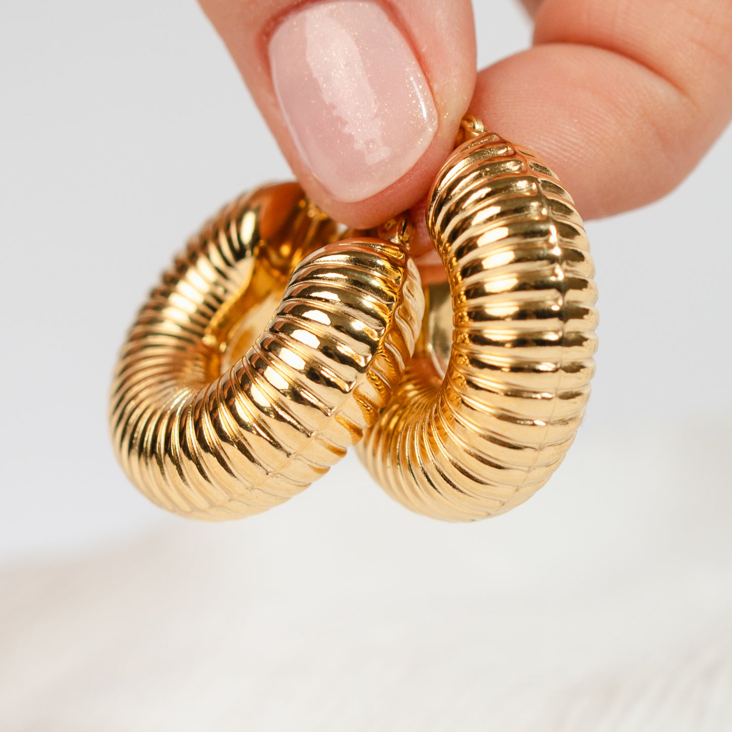 Aros argolla diseño bañado en oro