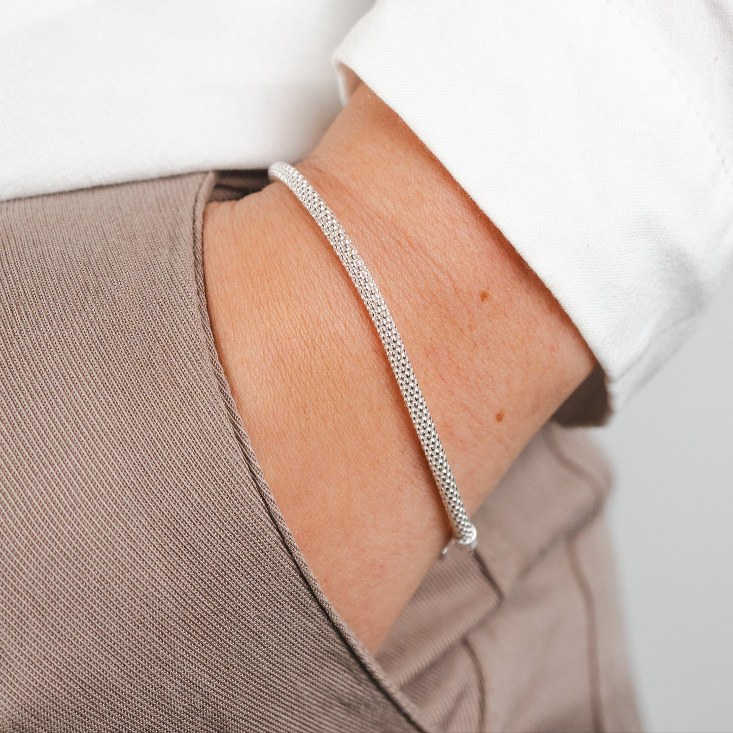 Pulsera tejida