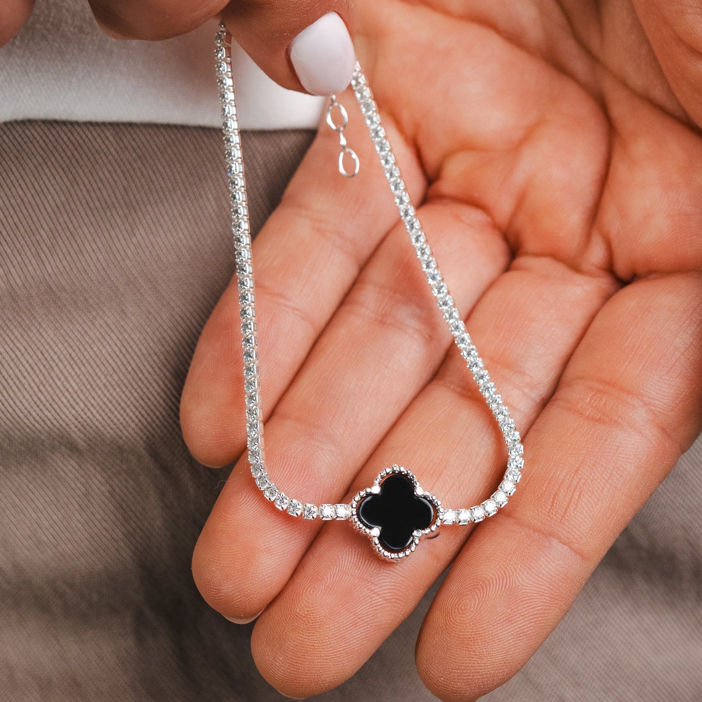 Pulsera trébol negro circones